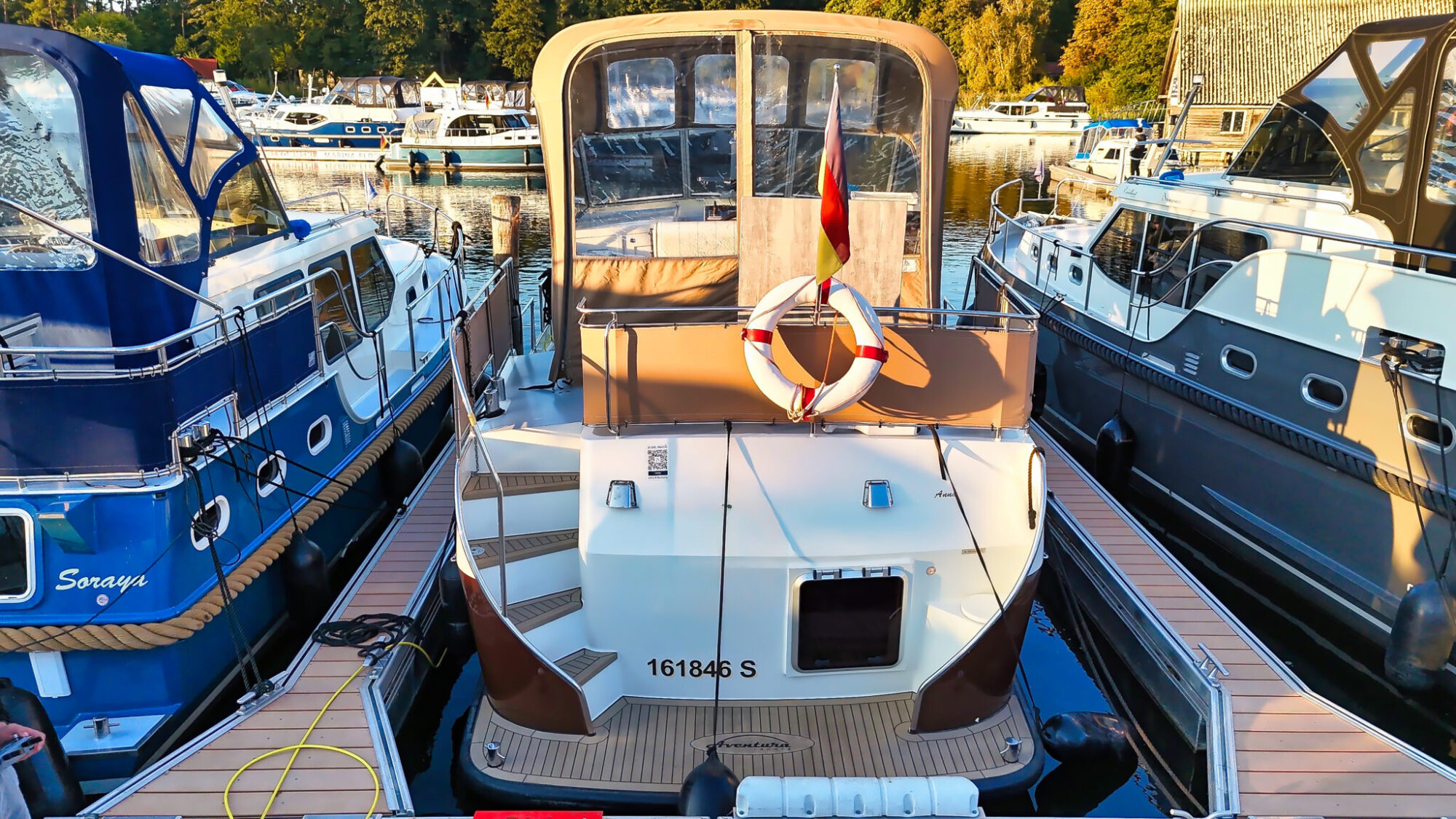 Motorboot Aventura 34 AK Cabrio