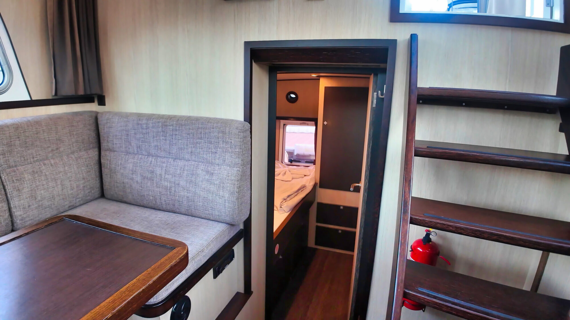 Motorboot Aventura 34 AK Cabrio