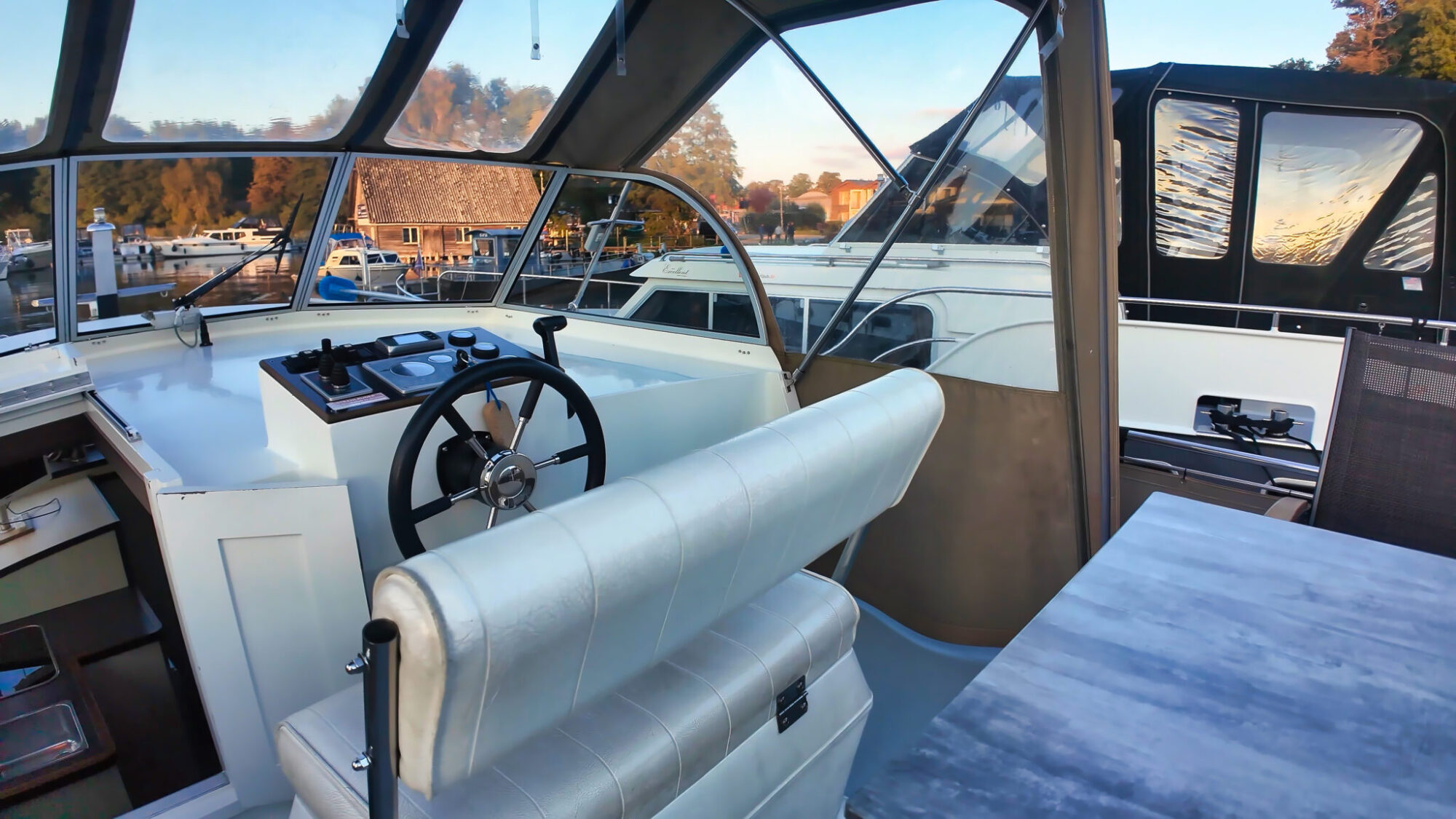 Motorboot Aventura 34 AK Cabrio
