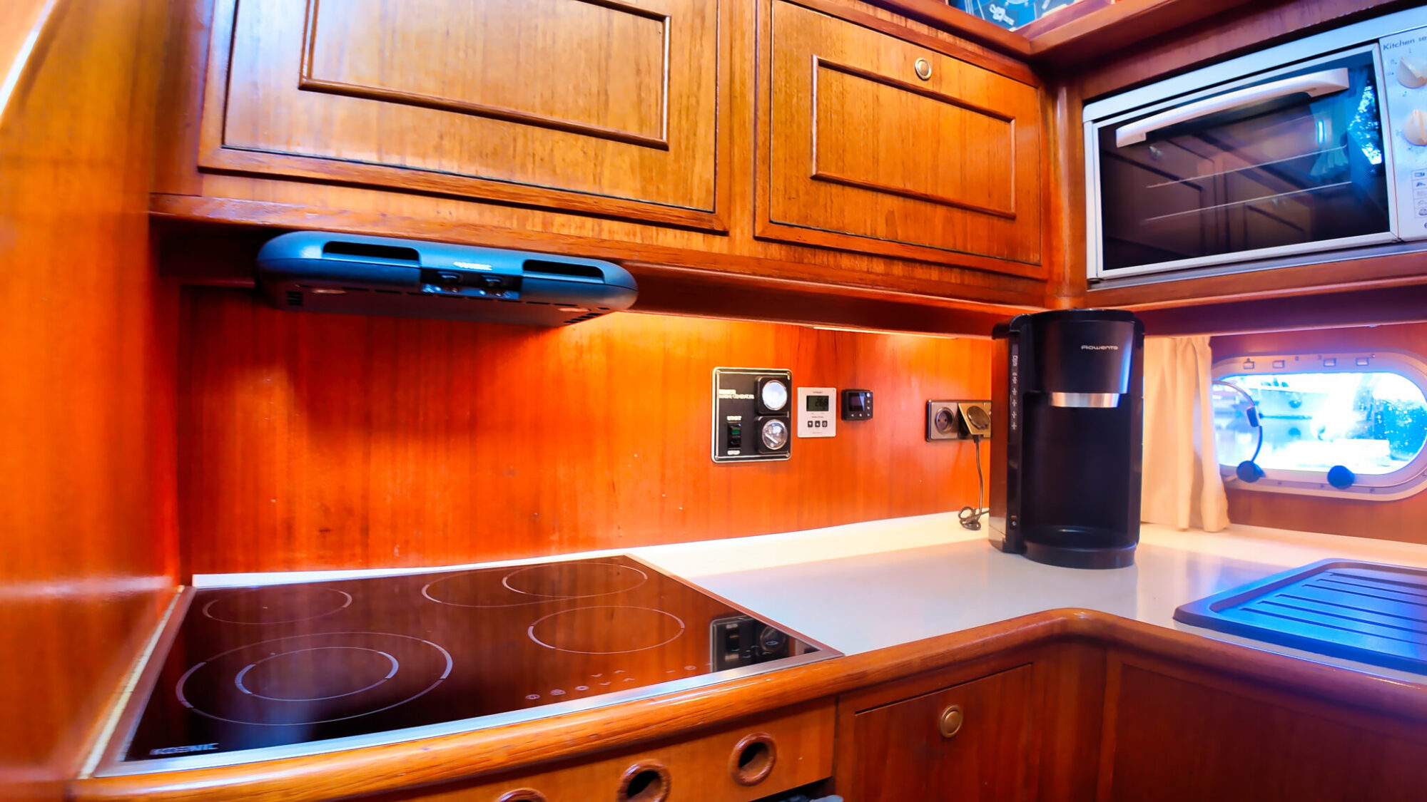 Motorboot Neptunus 138 / 46 Flybridge Sedan