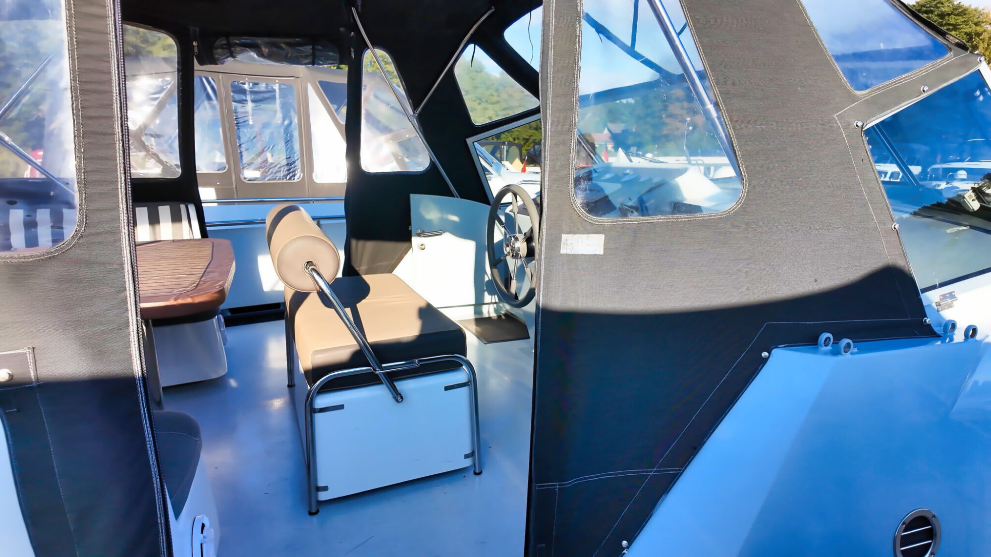 Motorboot Aventura 43 AK Cabrio