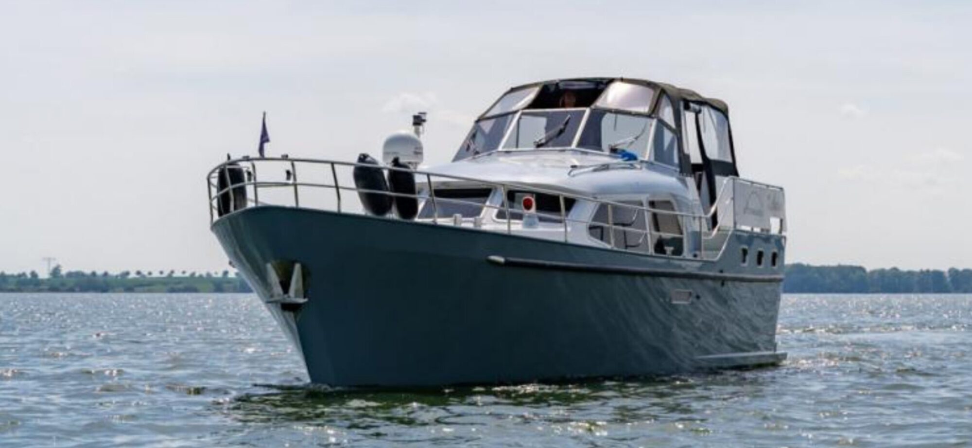 Motorboot Aventura 43 AK Cabrio