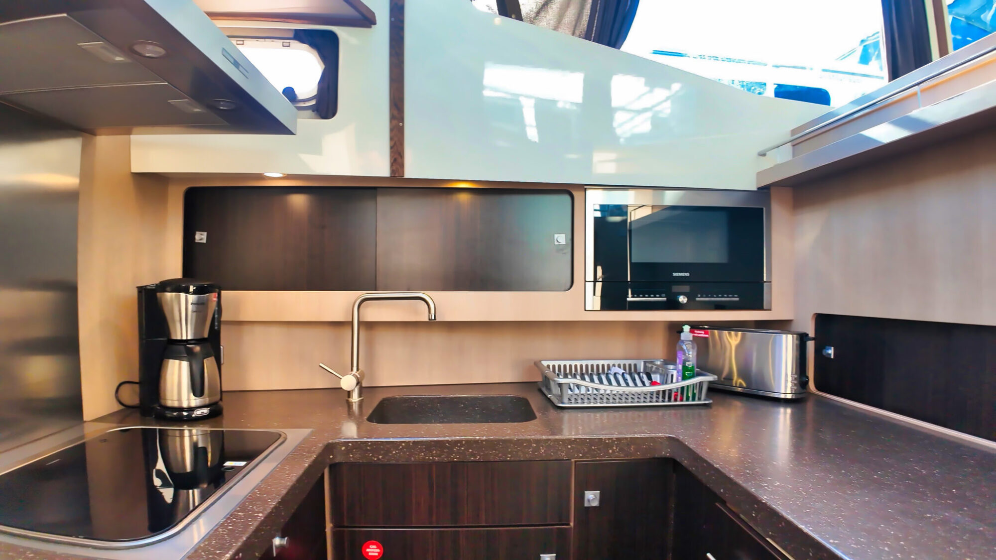 Motorboot Aventura 43 AK Cabrio