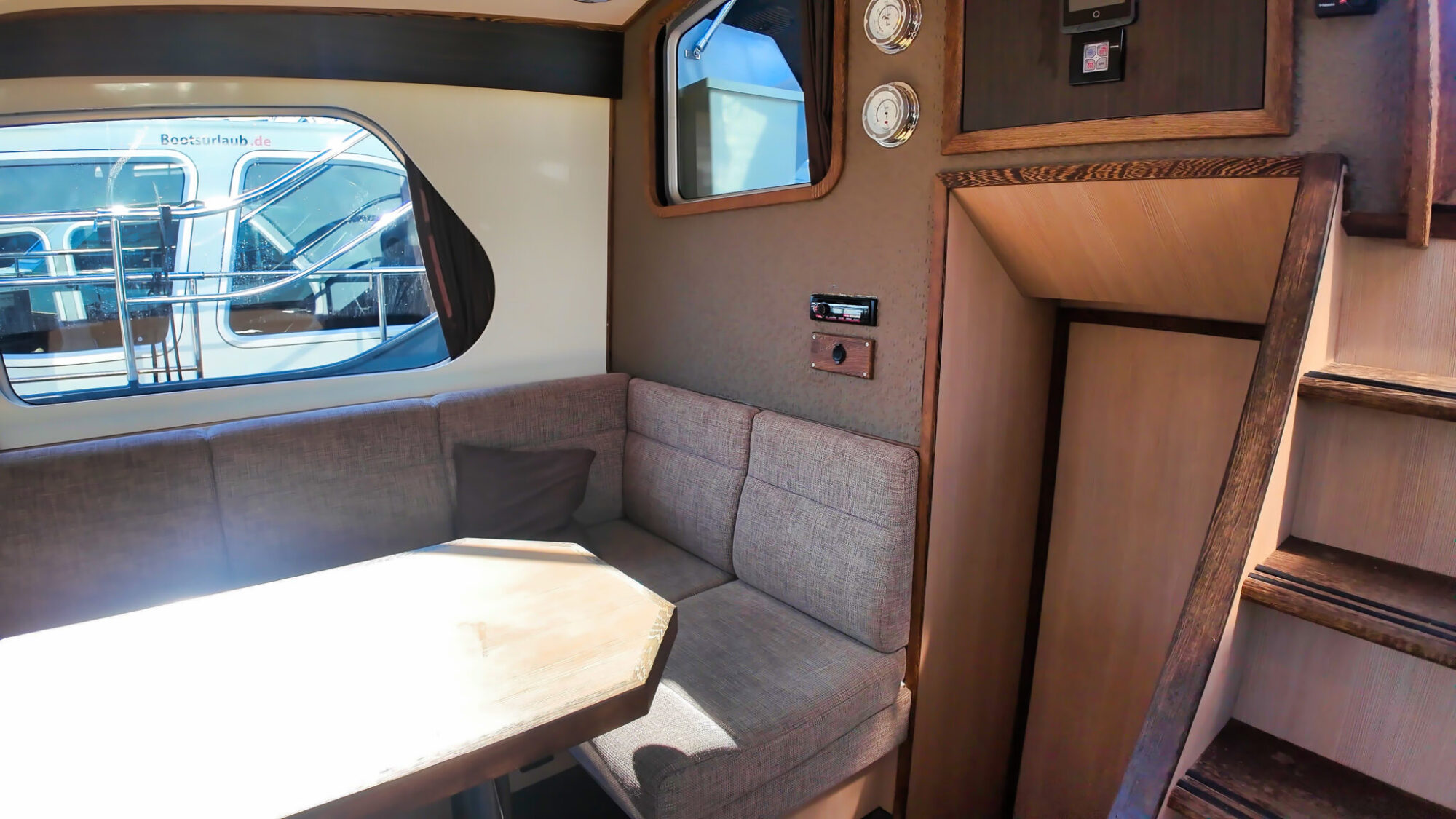 Motorboot Aventura 43 AK Cabrio