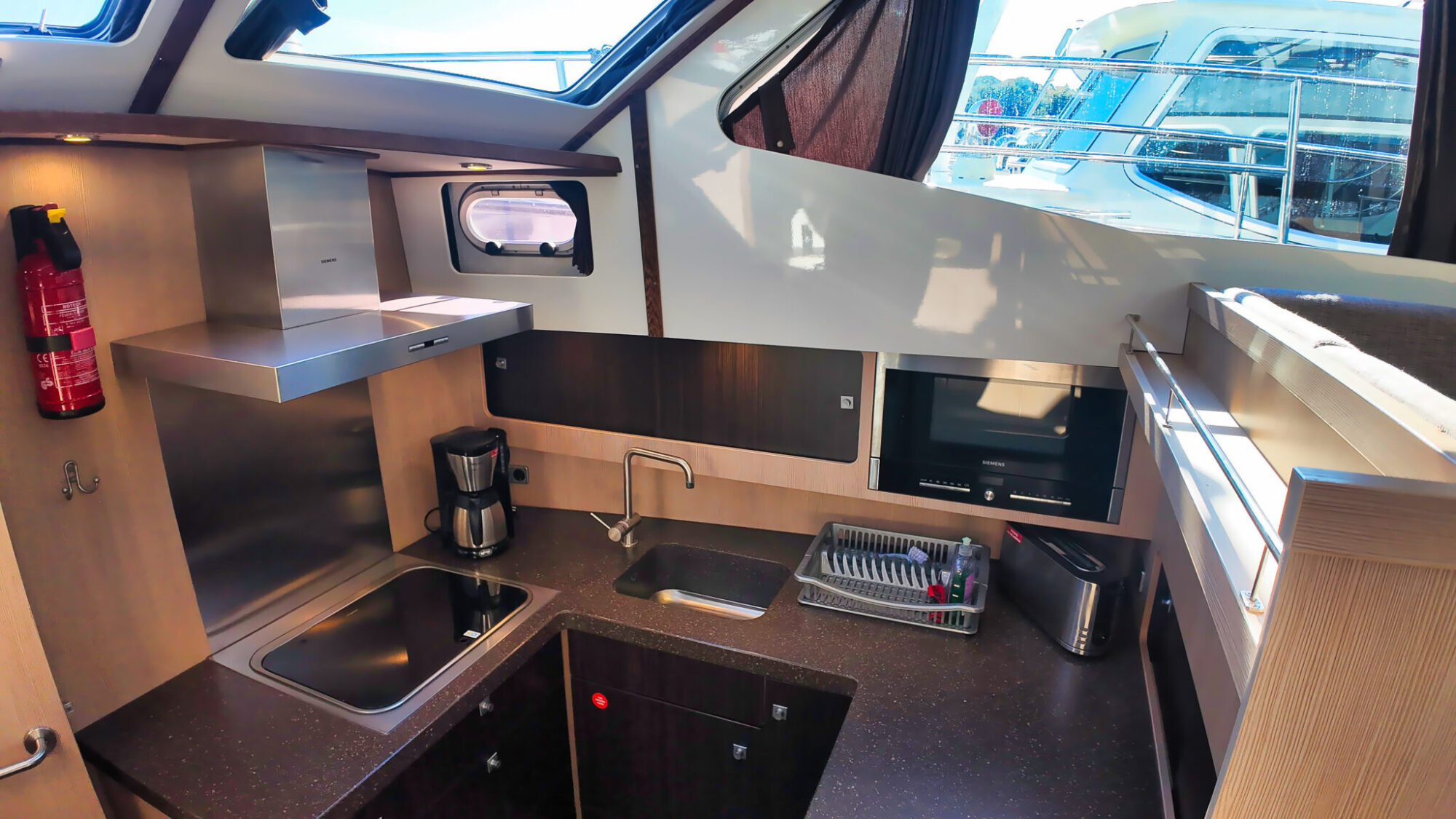 Motorboot Aventura 43 AK Cabrio
