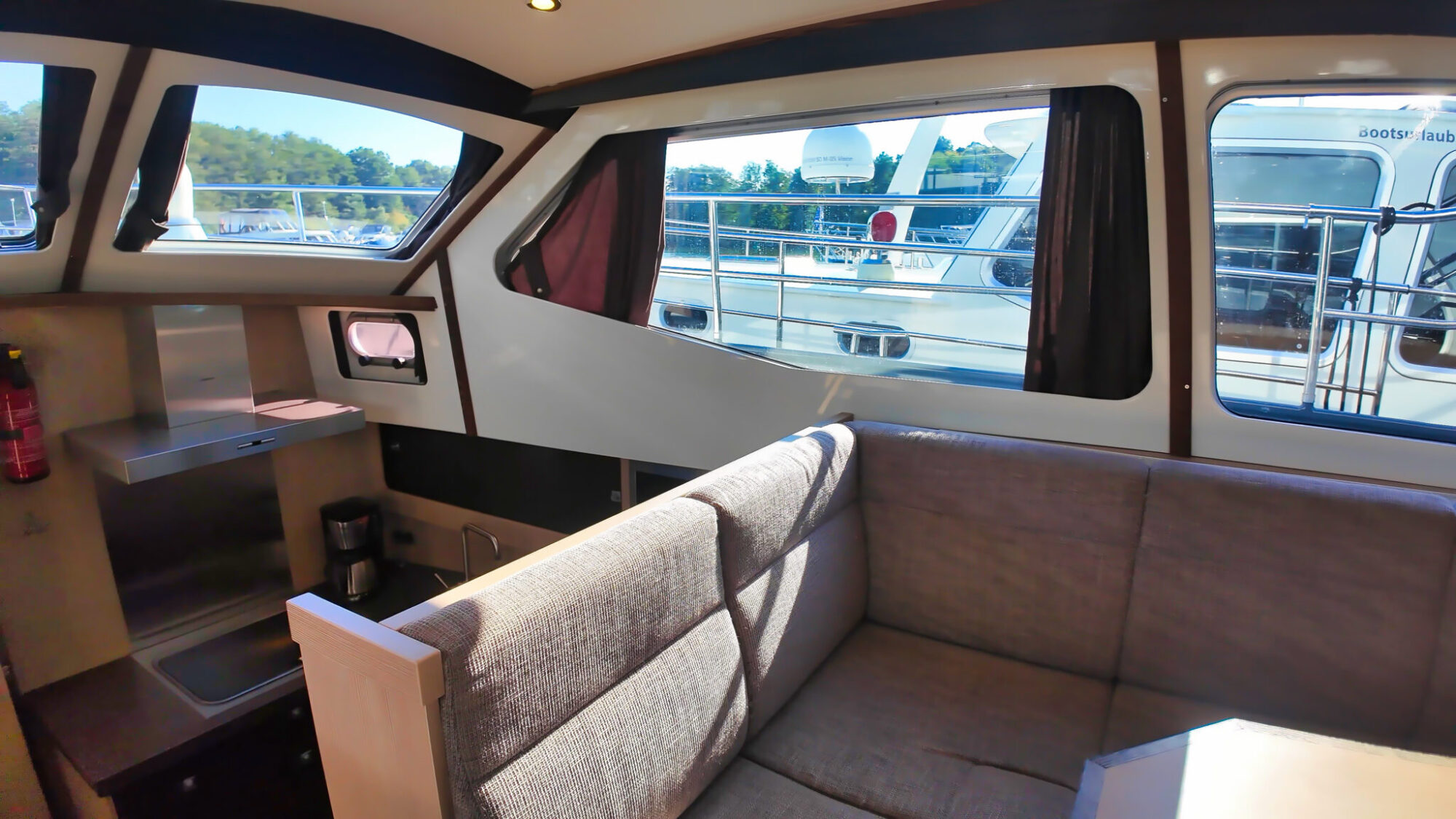 Motorboot Aventura 43 AK Cabrio