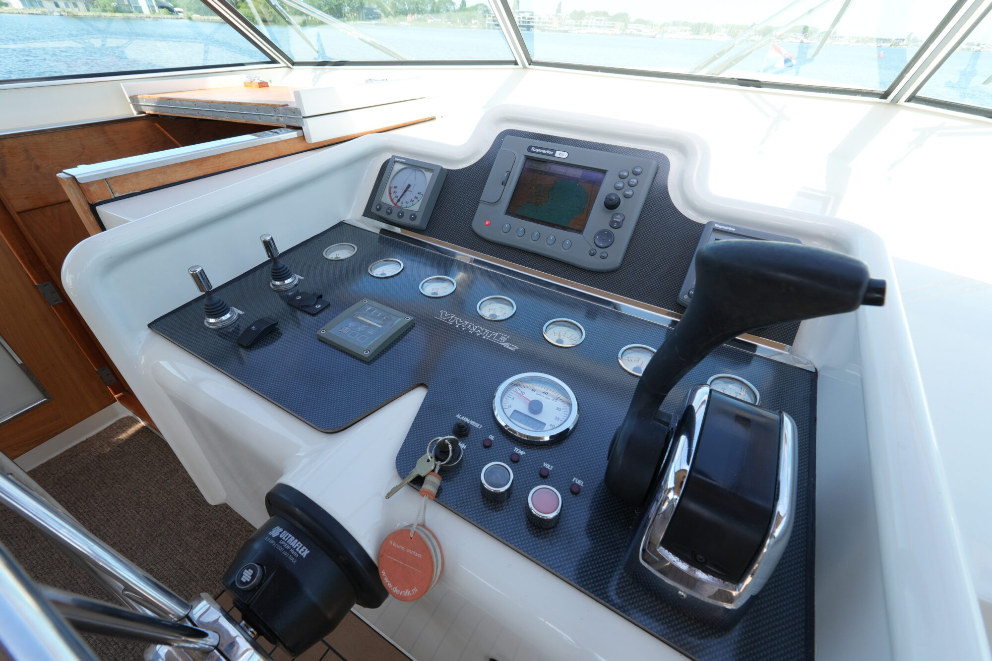 Motorboot Vivante 42 AK