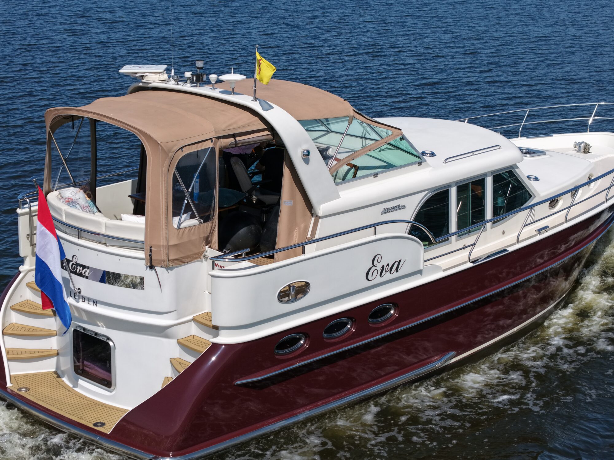 Motorboot Vivante 42 AK
