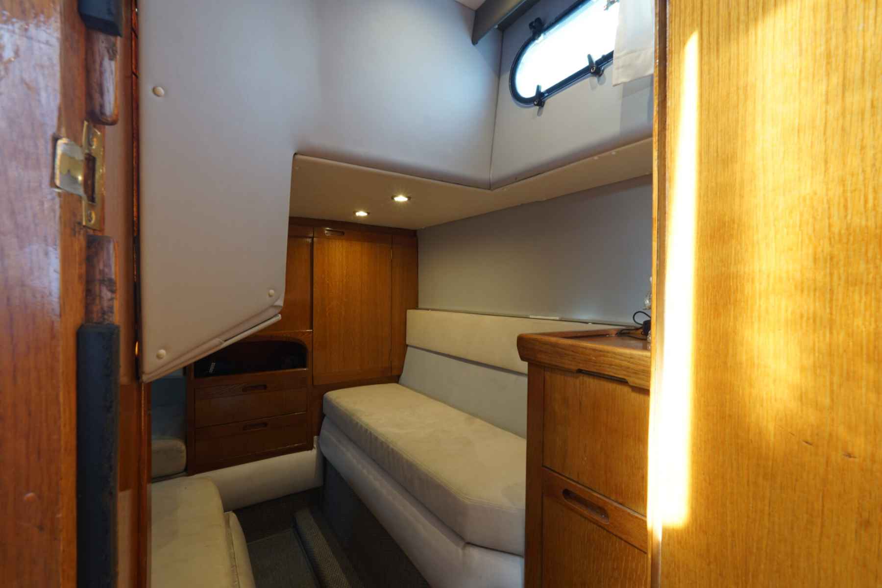 Motorboot Sealine 328 Sport Bridge