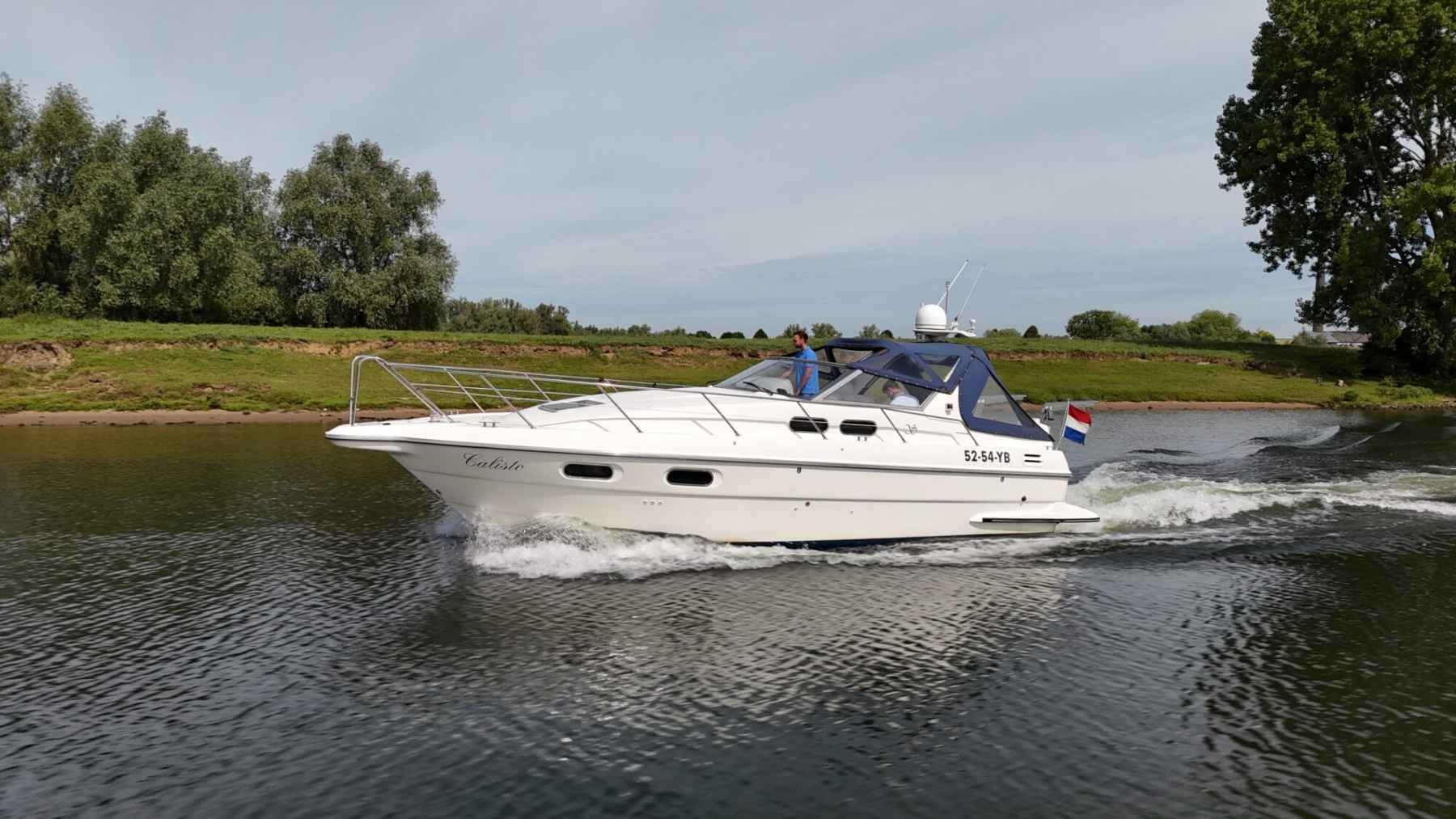Motorboot Sealine 328 Sport Bridge