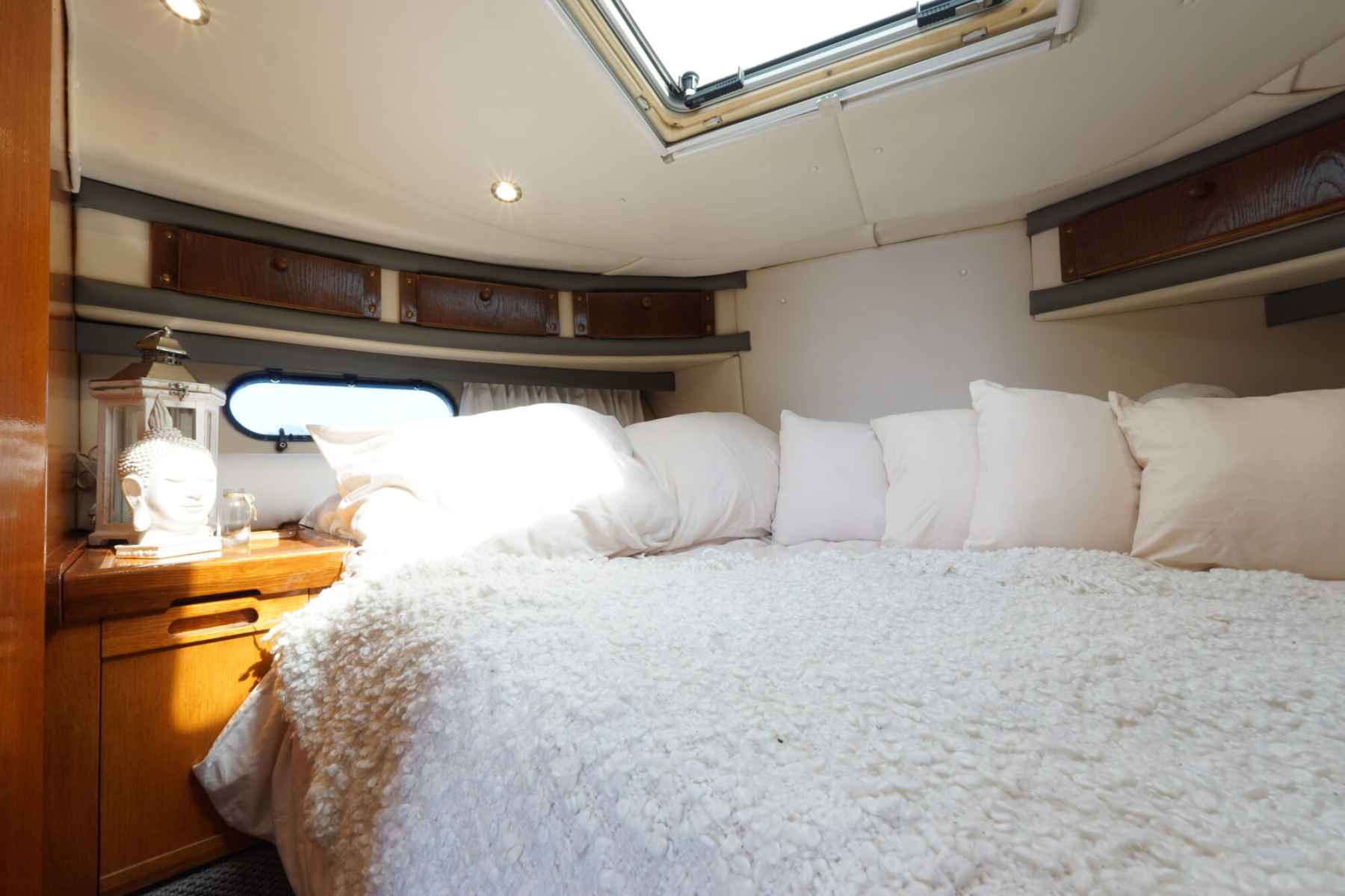 Motorboot Sealine 328 Sport Bridge
