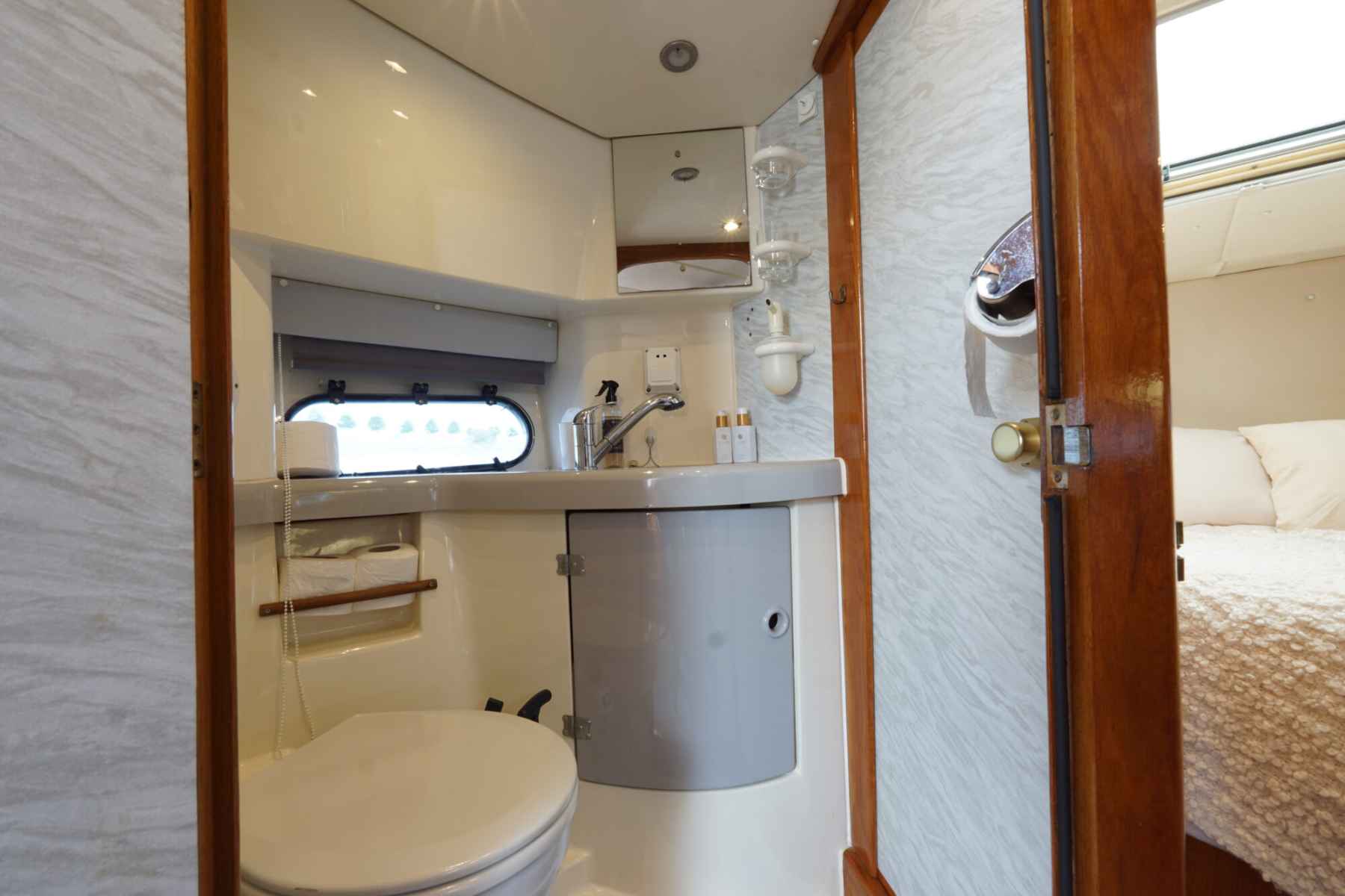 Motorboot Sealine 328 Sport Bridge