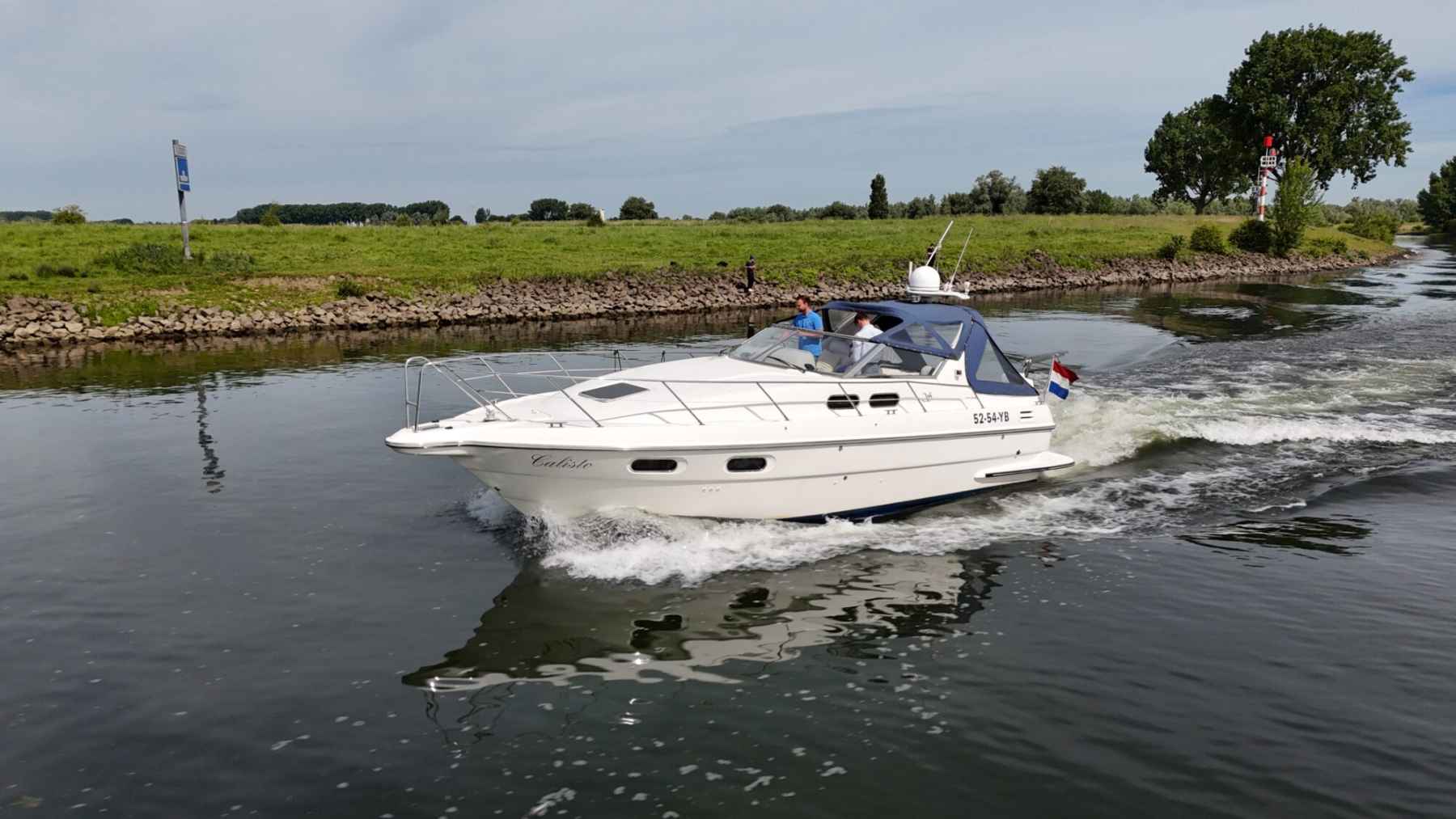 Motorboot Sealine 328 Sport Bridge