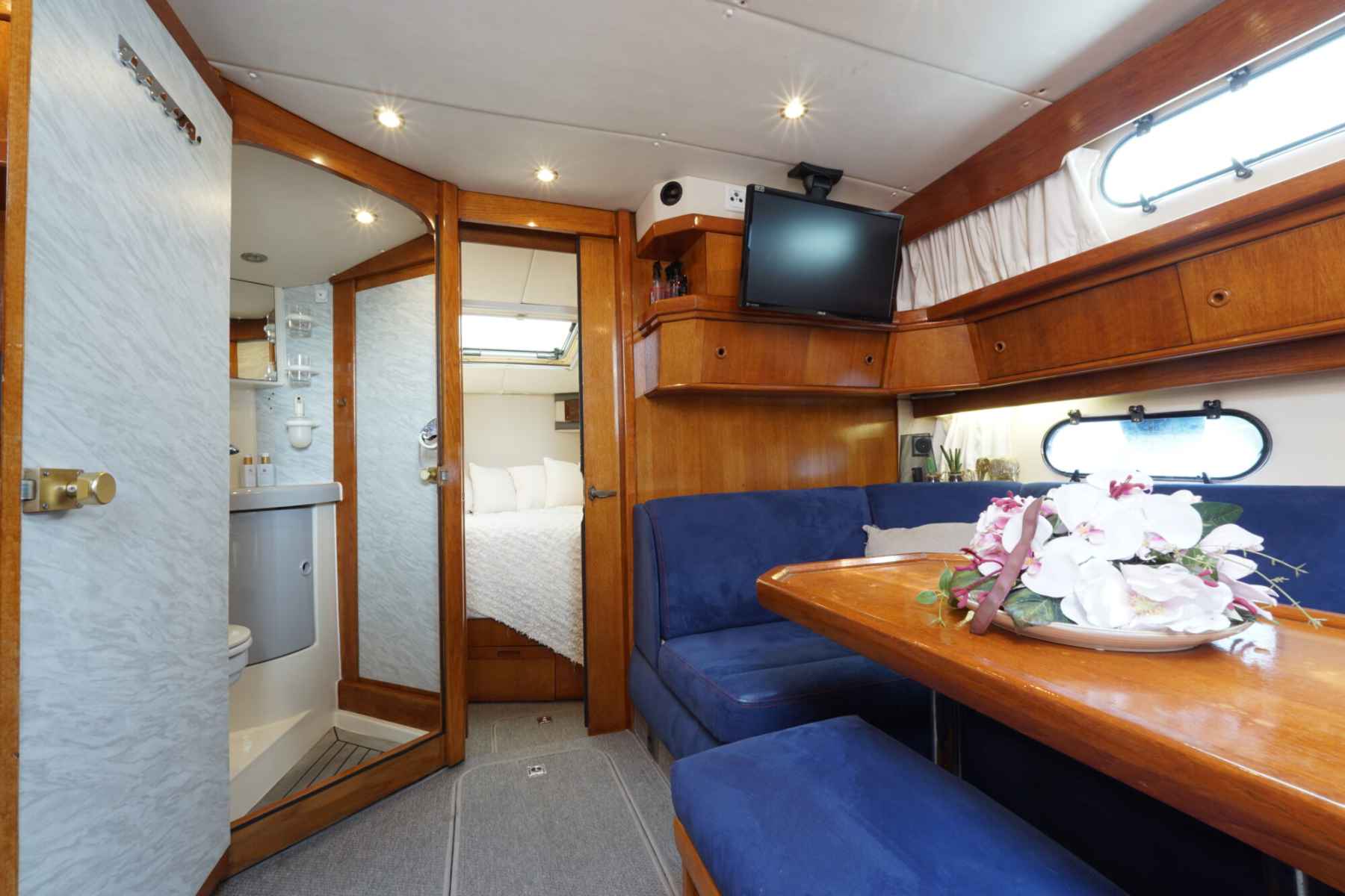 Motorboot Sealine 328 Sport Bridge