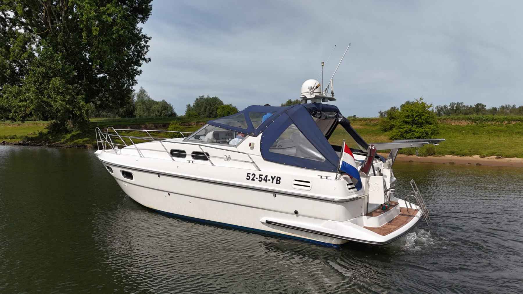 Motorboot Sealine 328 Sport Bridge