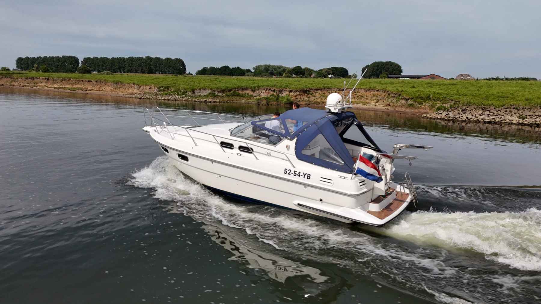 Motorboot Sealine 328 Sport Bridge