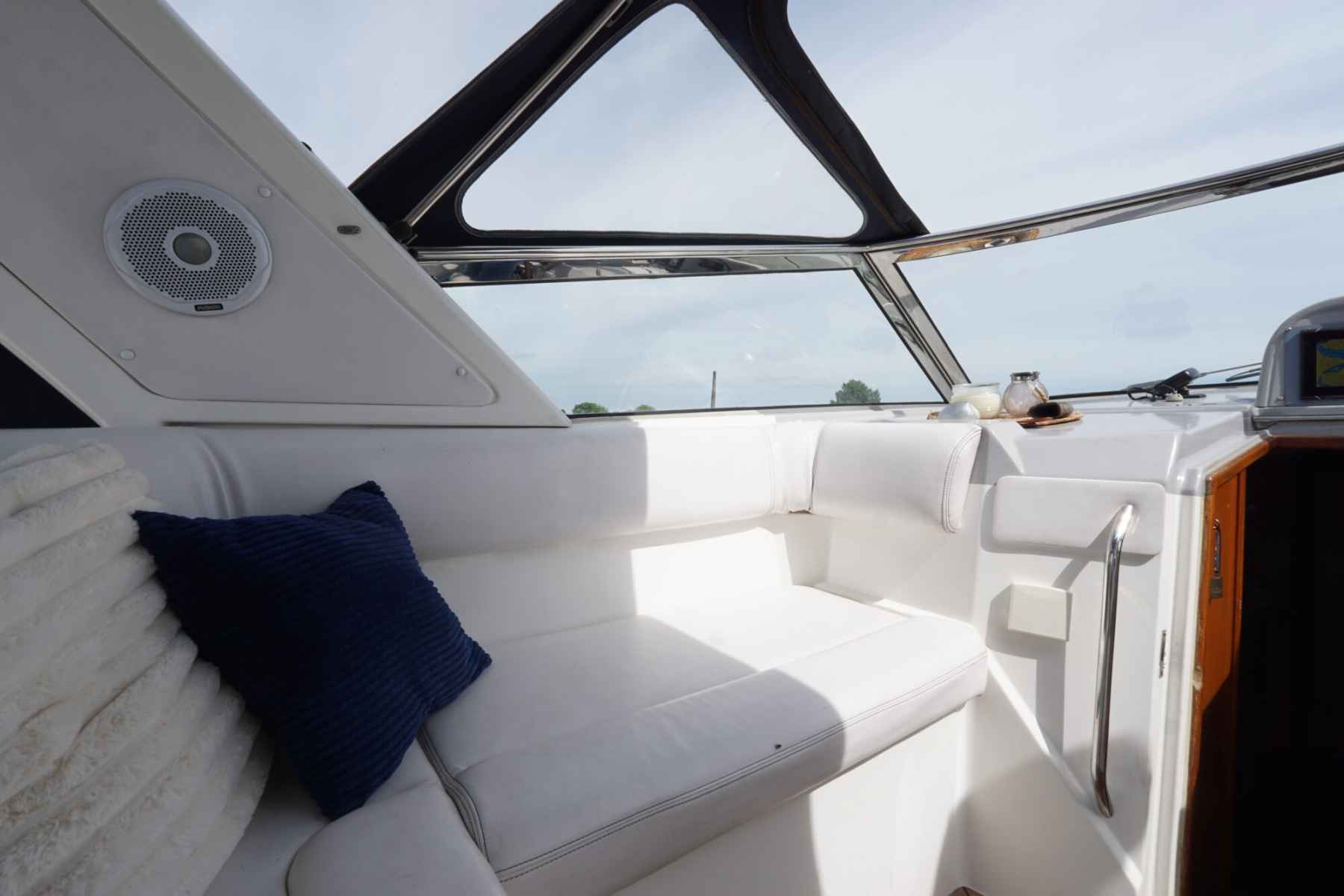 Motorboot Sealine 328 Sport Bridge