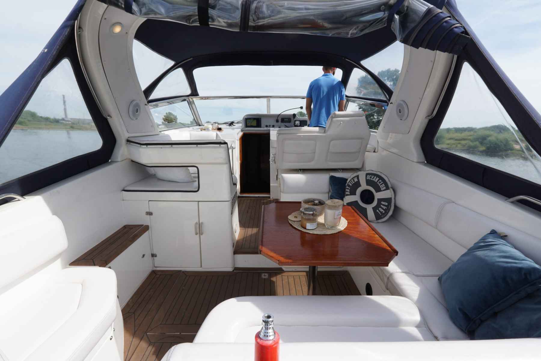 Motorboot Sealine 328 Sport Bridge