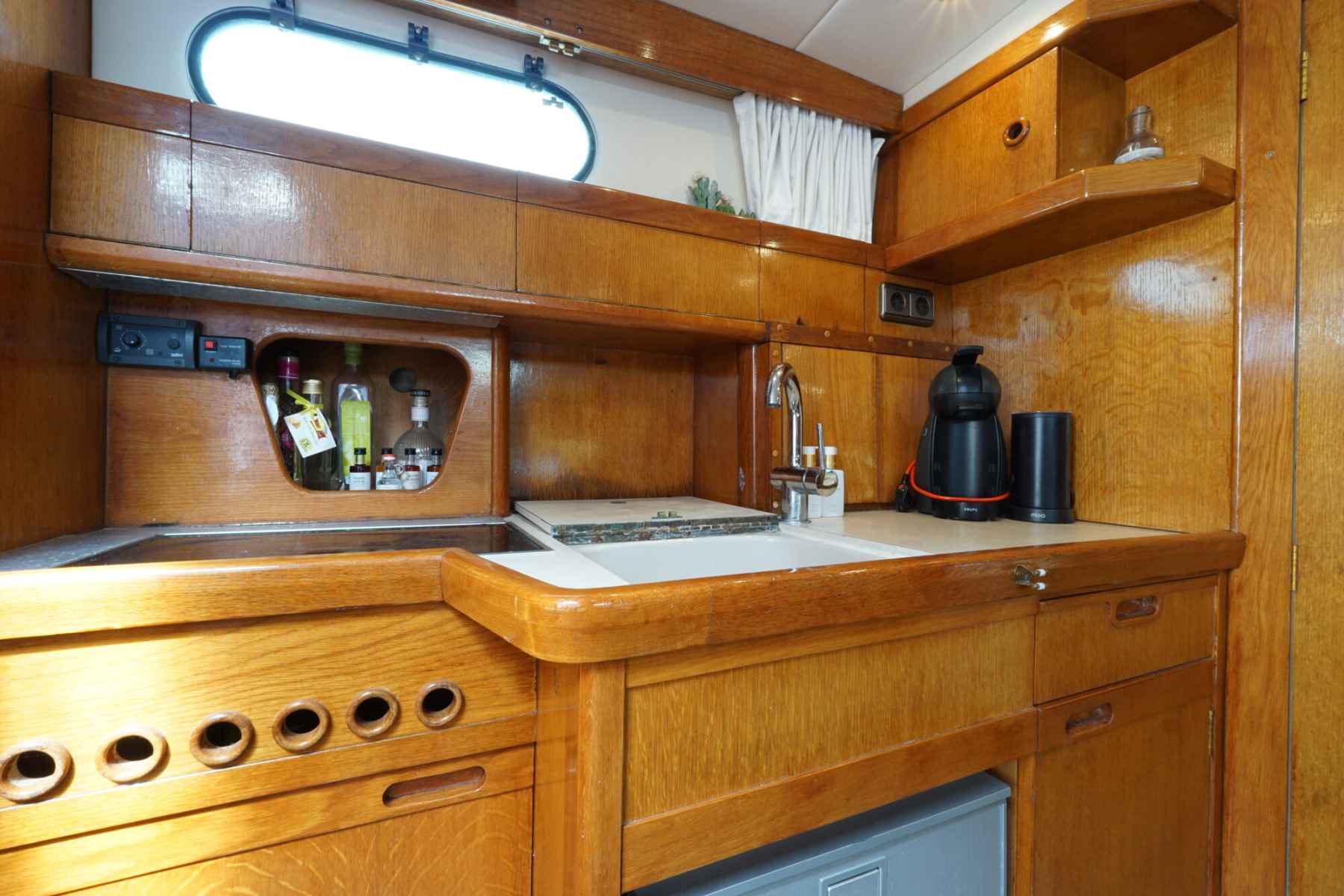 Motorboot Sealine 328 Sport Bridge