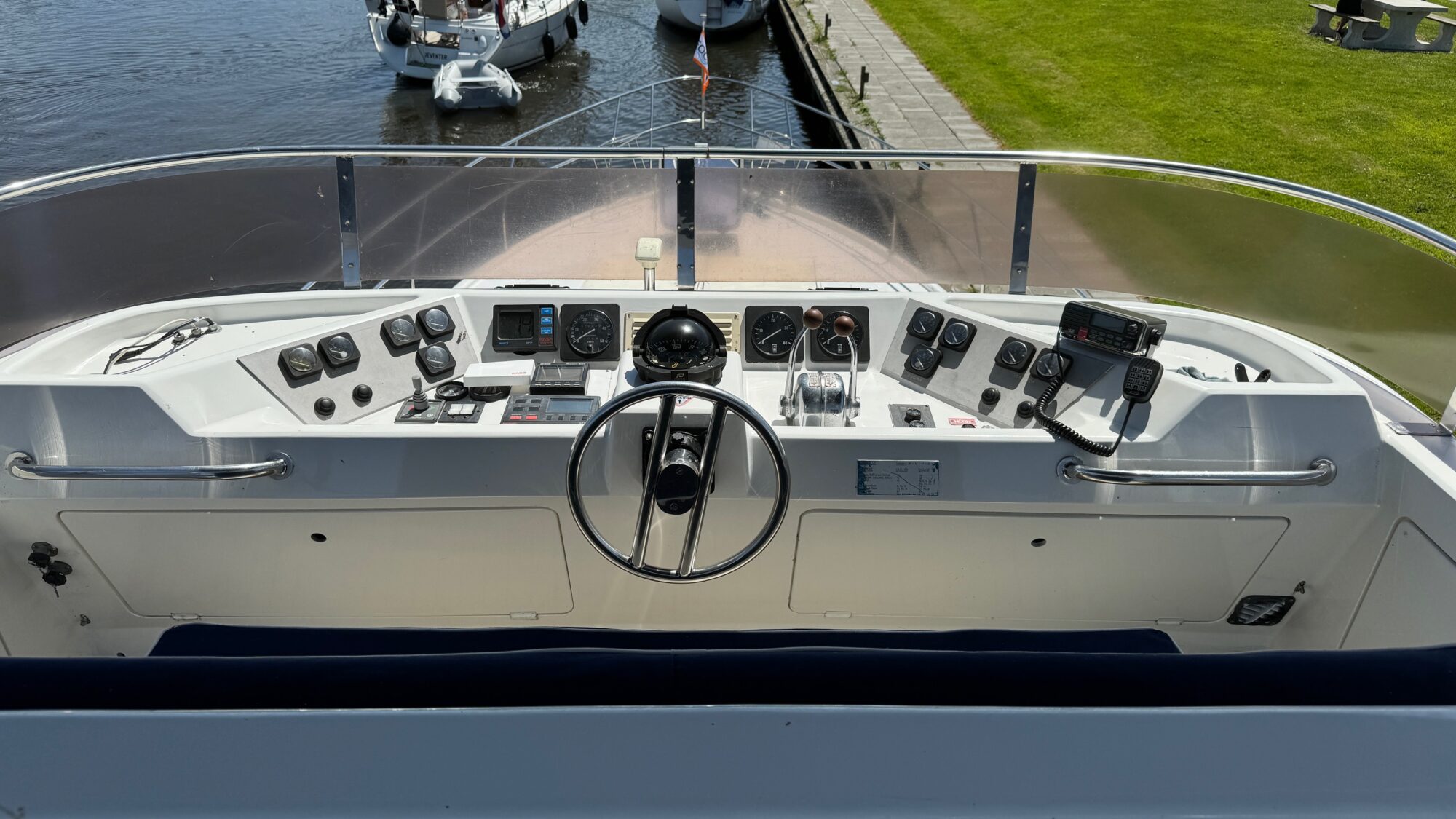Motorboot Whitewater Wolfe 46 Flybridge
