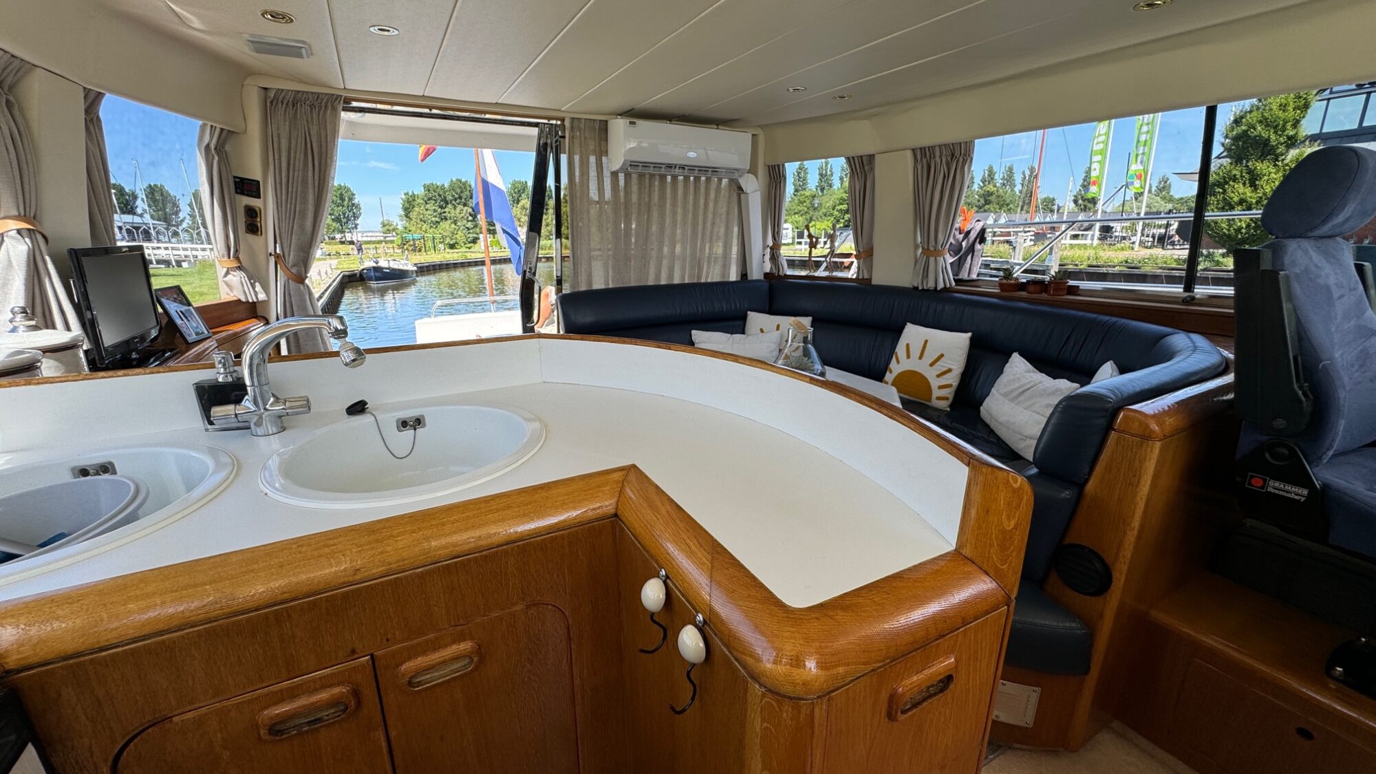 Motorboot Whitewater Wolfe 46 Flybridge