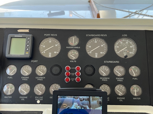 Motorboot Whitewater Wolfe 46 Flybridge