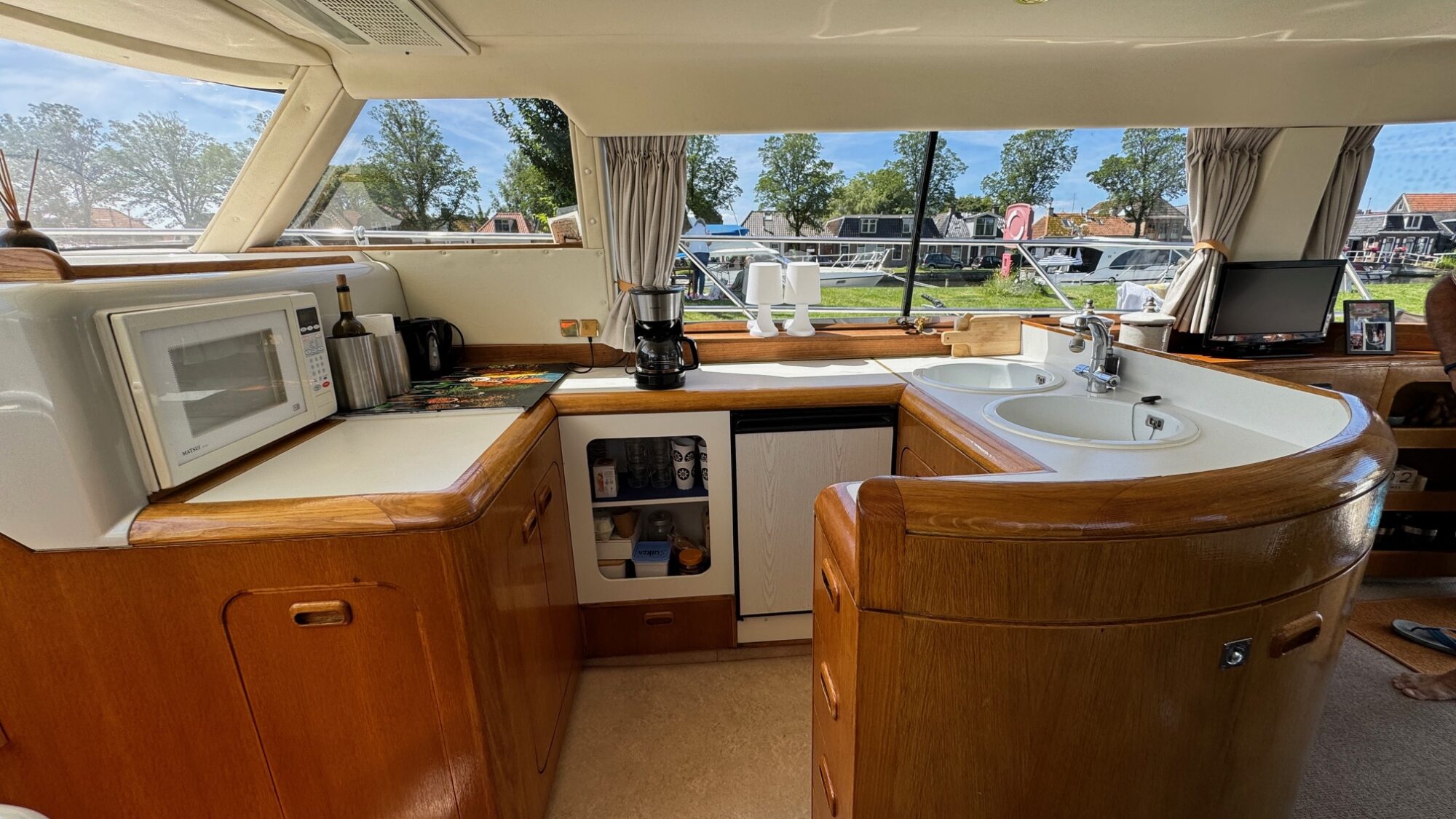 Motorboot Whitewater Wolfe 46 Flybridge