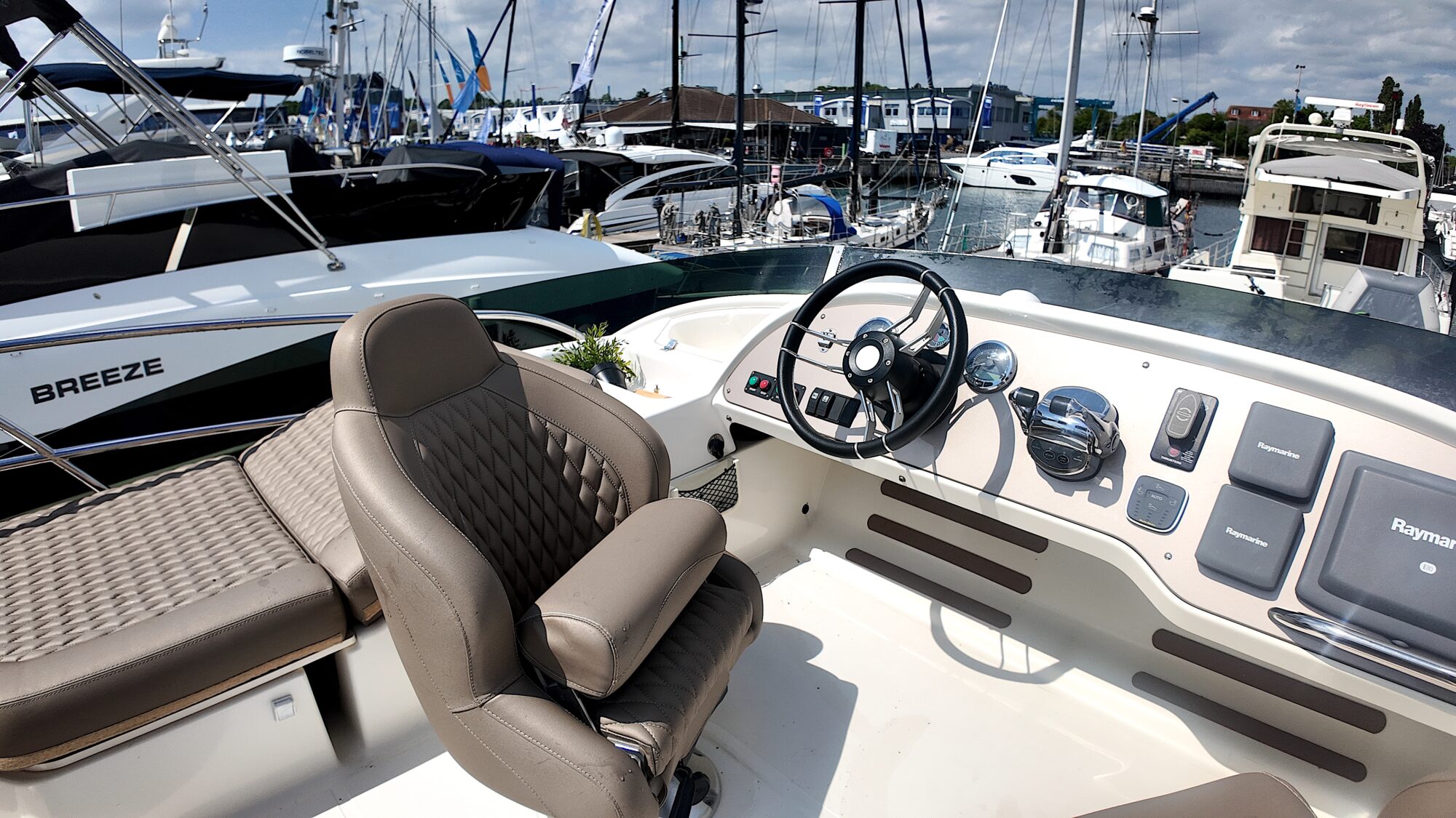 Motorboot Jeanneau Prestige 42 Flybridge