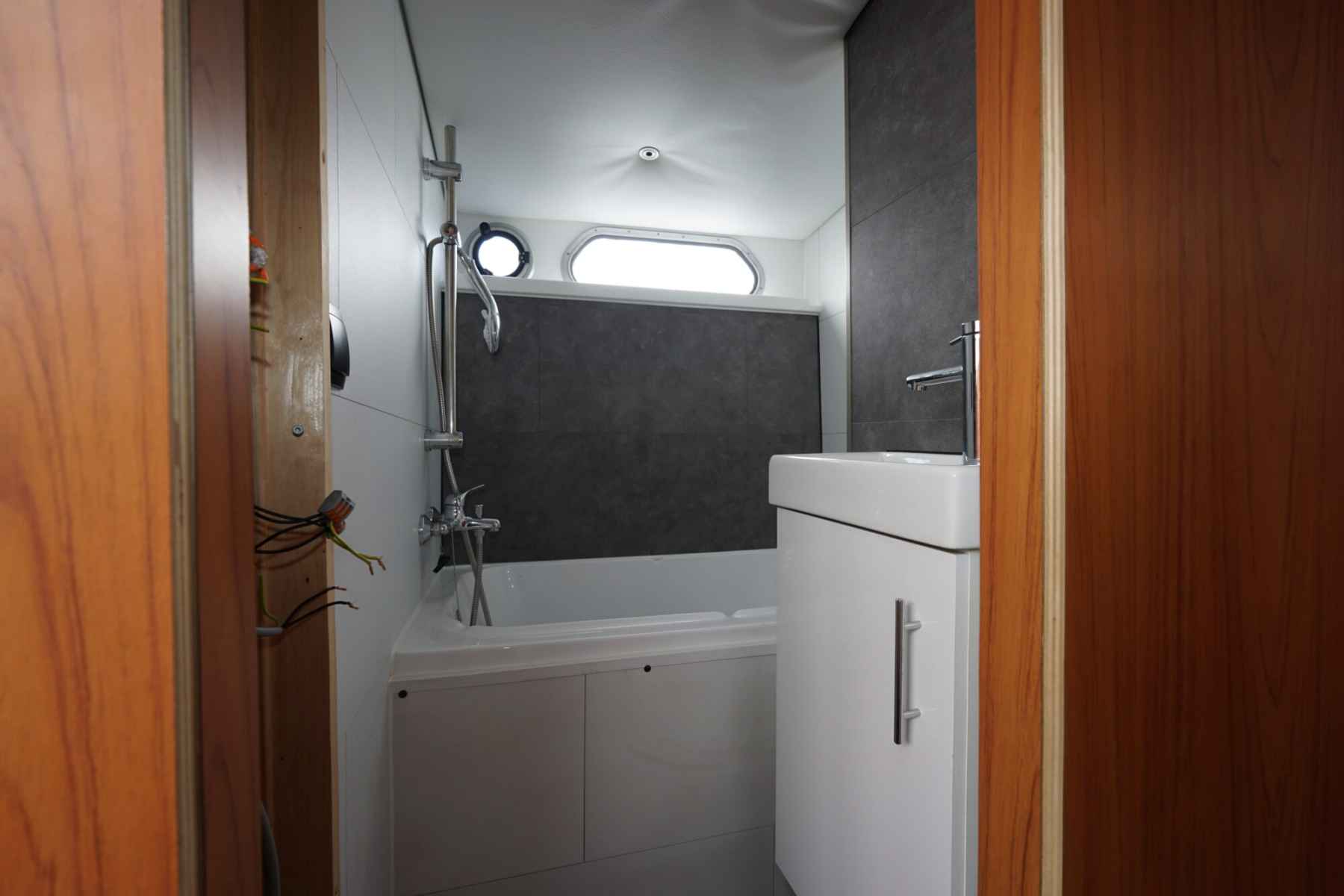 Motorboot Valkkruiser 12.60 AK Cabrio