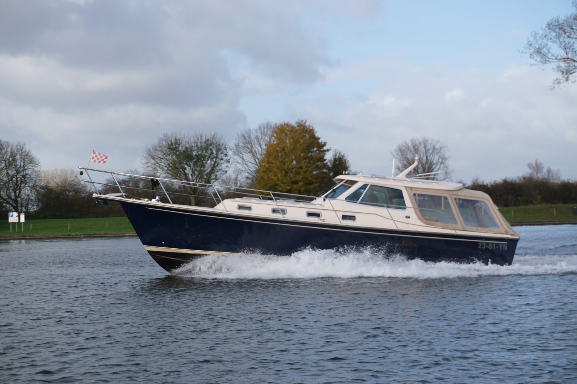 Motorboot Island Packet Craft 360 Express