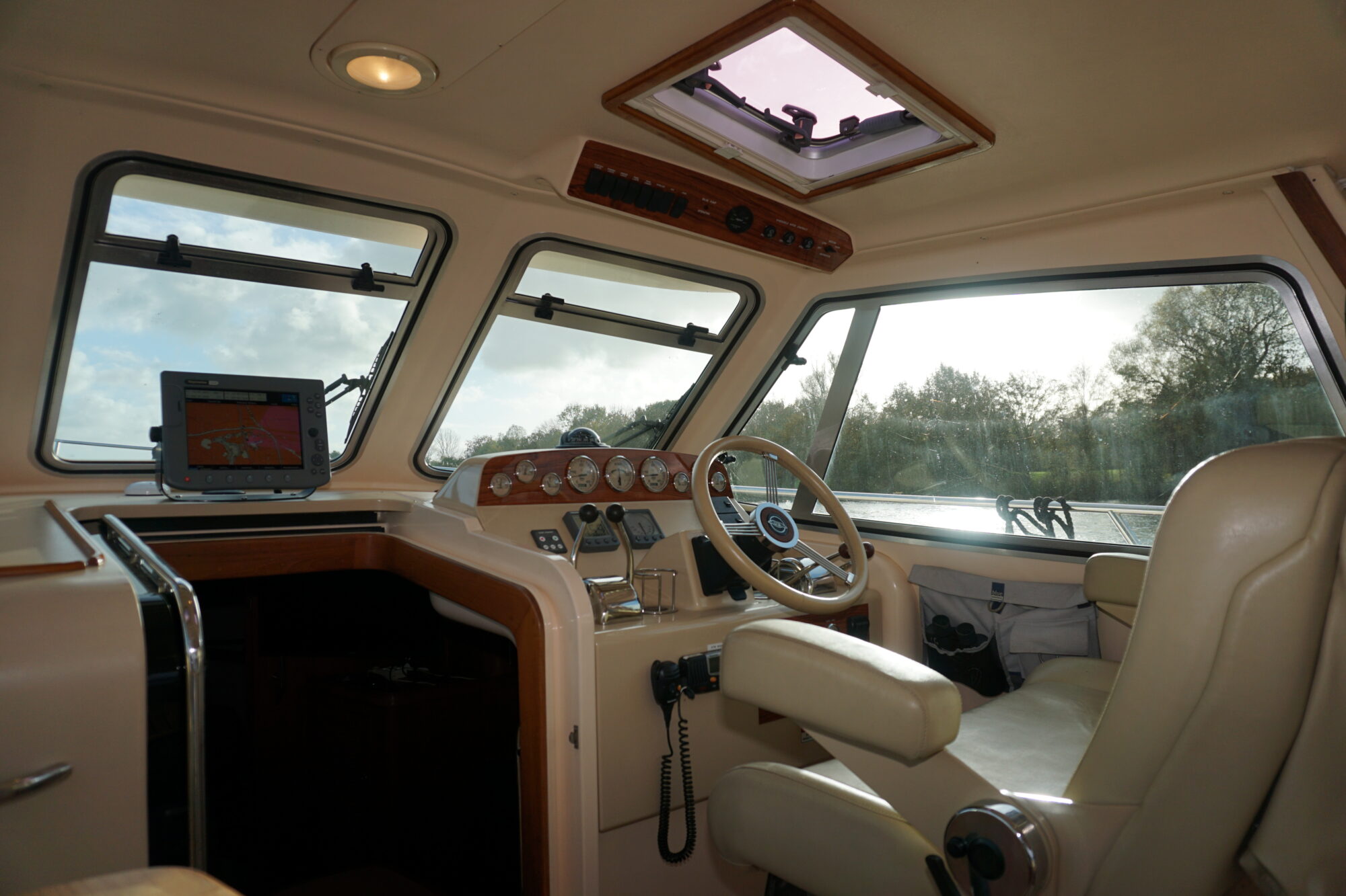 Motorboot Island Packet Craft 360 Express