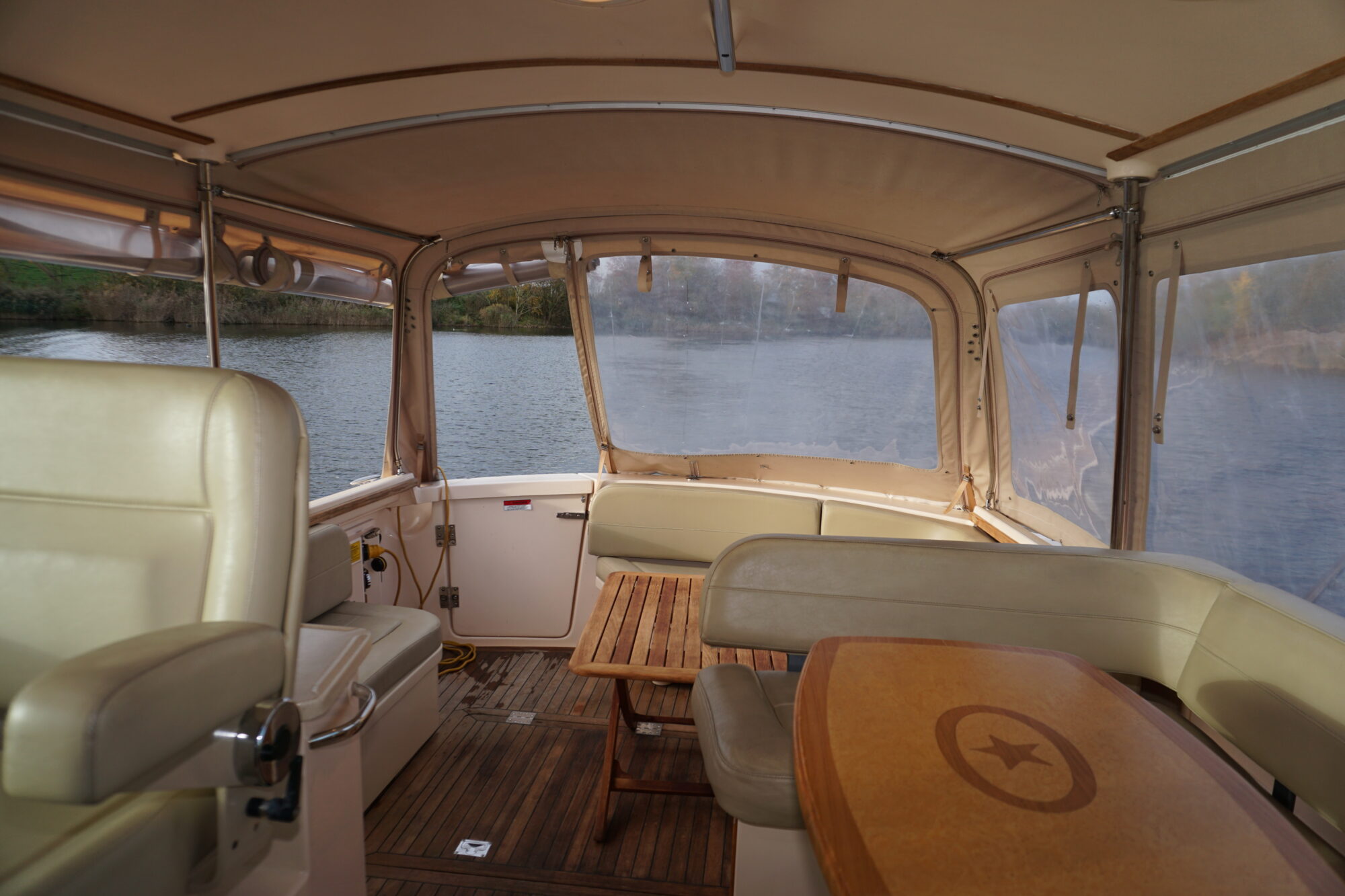 Motorboot Island Packet Craft 360 Express