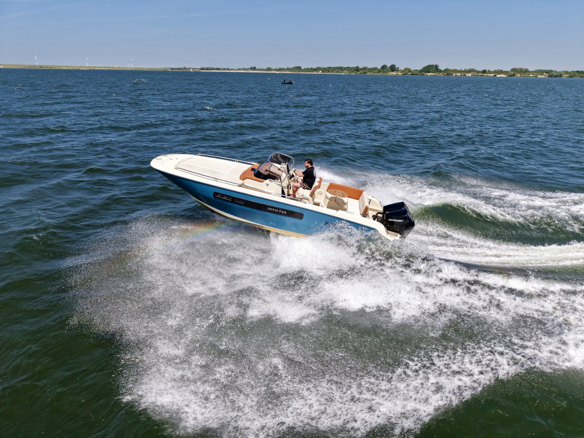Motorboot Invictus 270 CX
