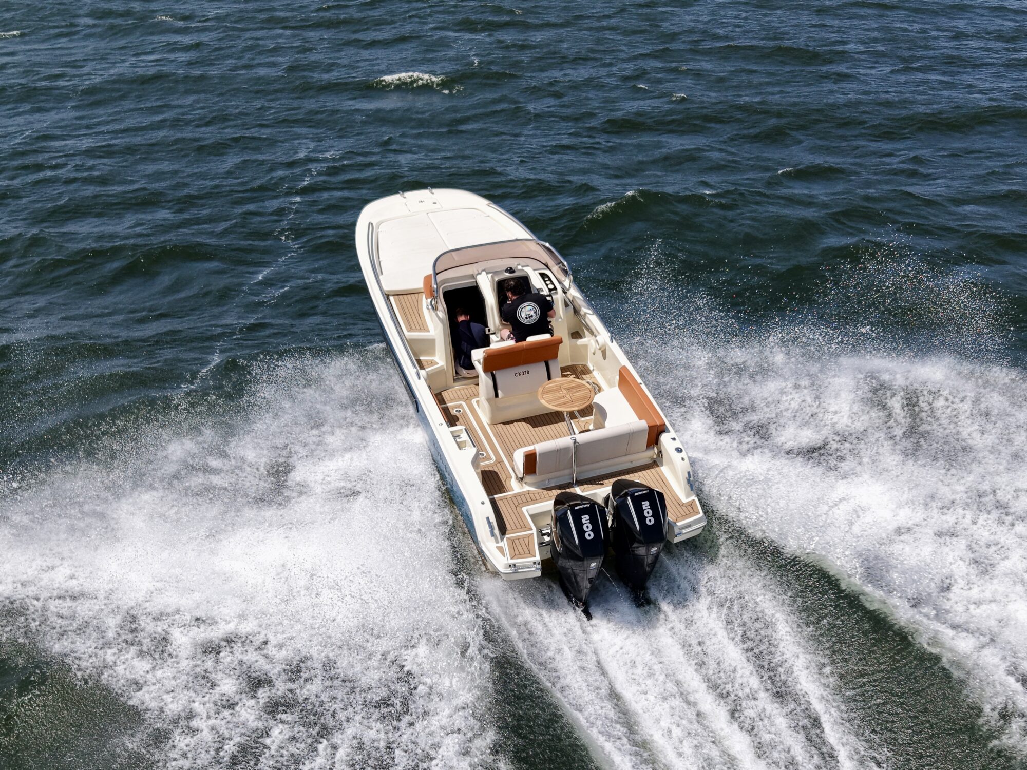Motorboot Invictus 270 CX