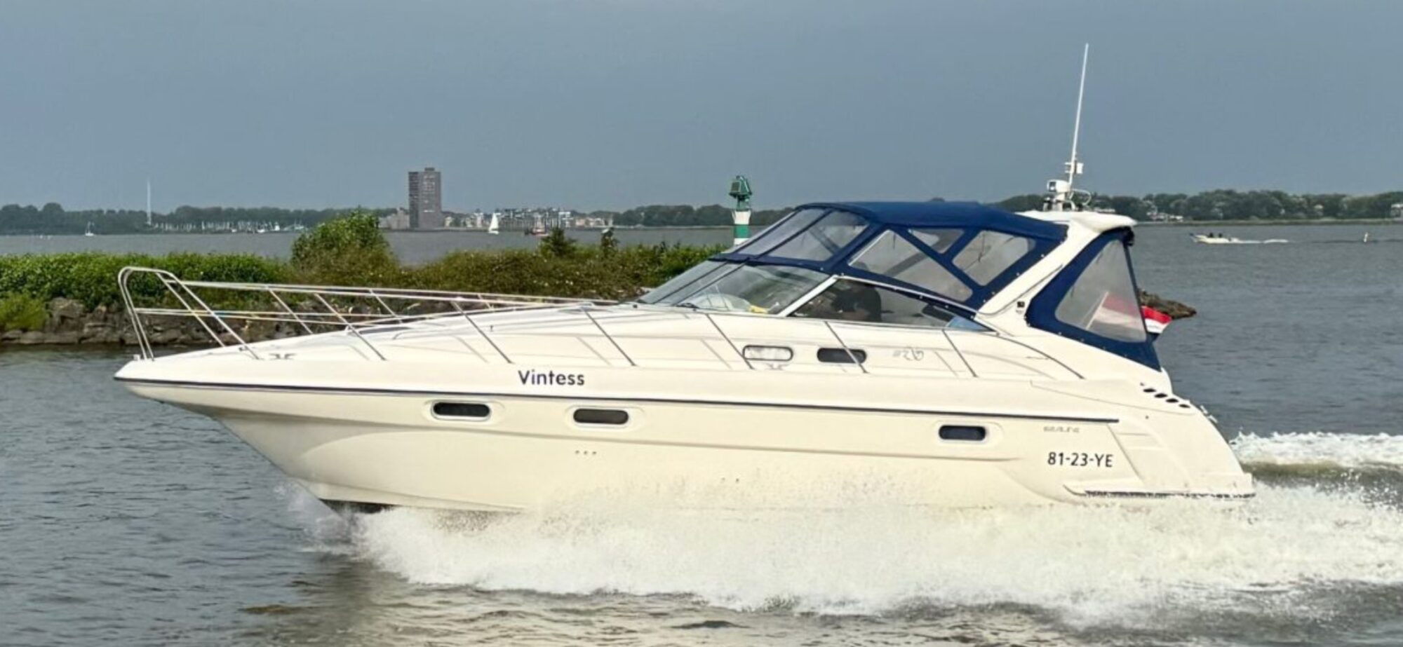 Motorboot Sealine S37