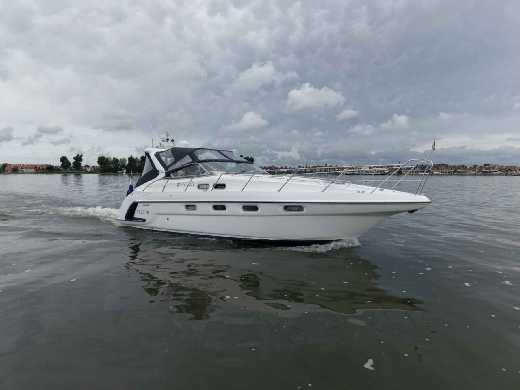 Motorboot Sealine S37