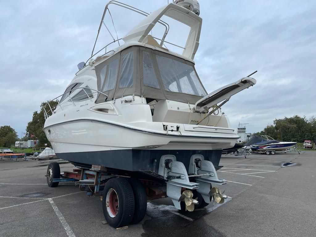 Motorboot Sealine F34 Flybridge
