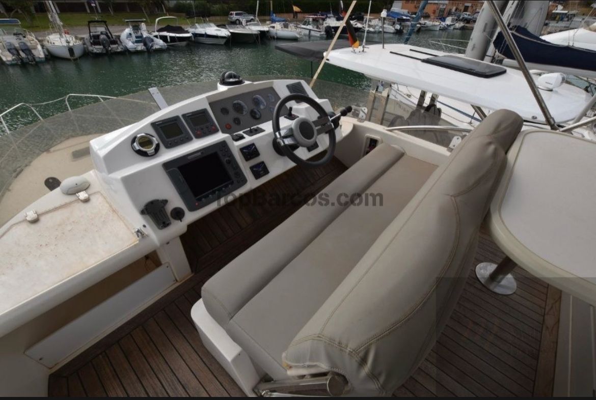 Motorboot Sealine F34 Flybridge