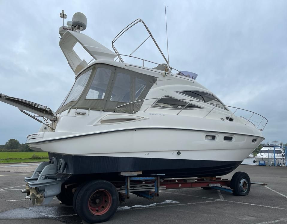 Motorboot Sealine F34 Flybridge