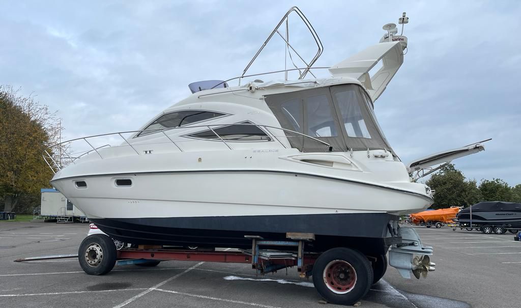 Motorboot Sealine F34 Flybridge