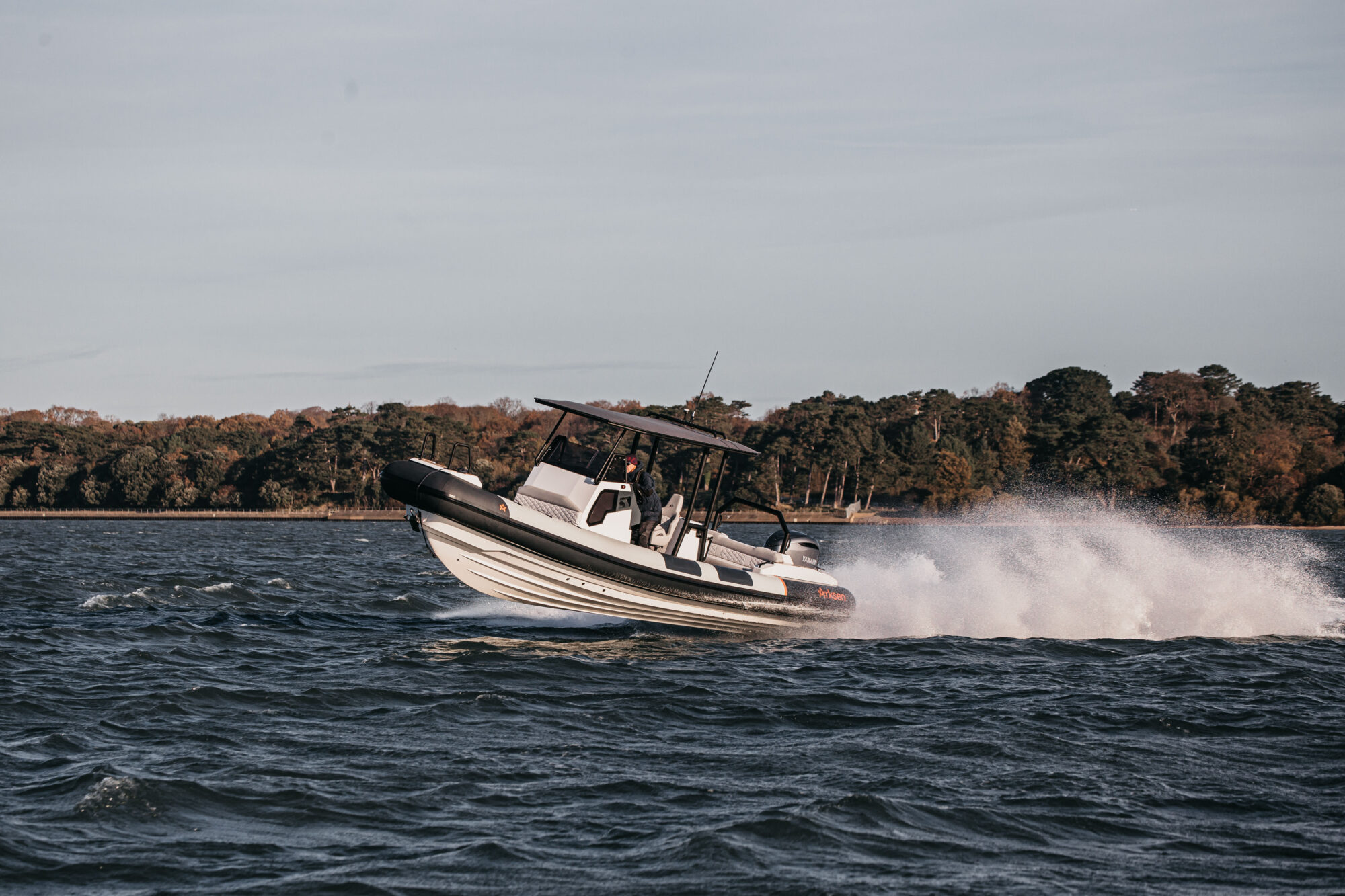 Motorboot Arksen 8
