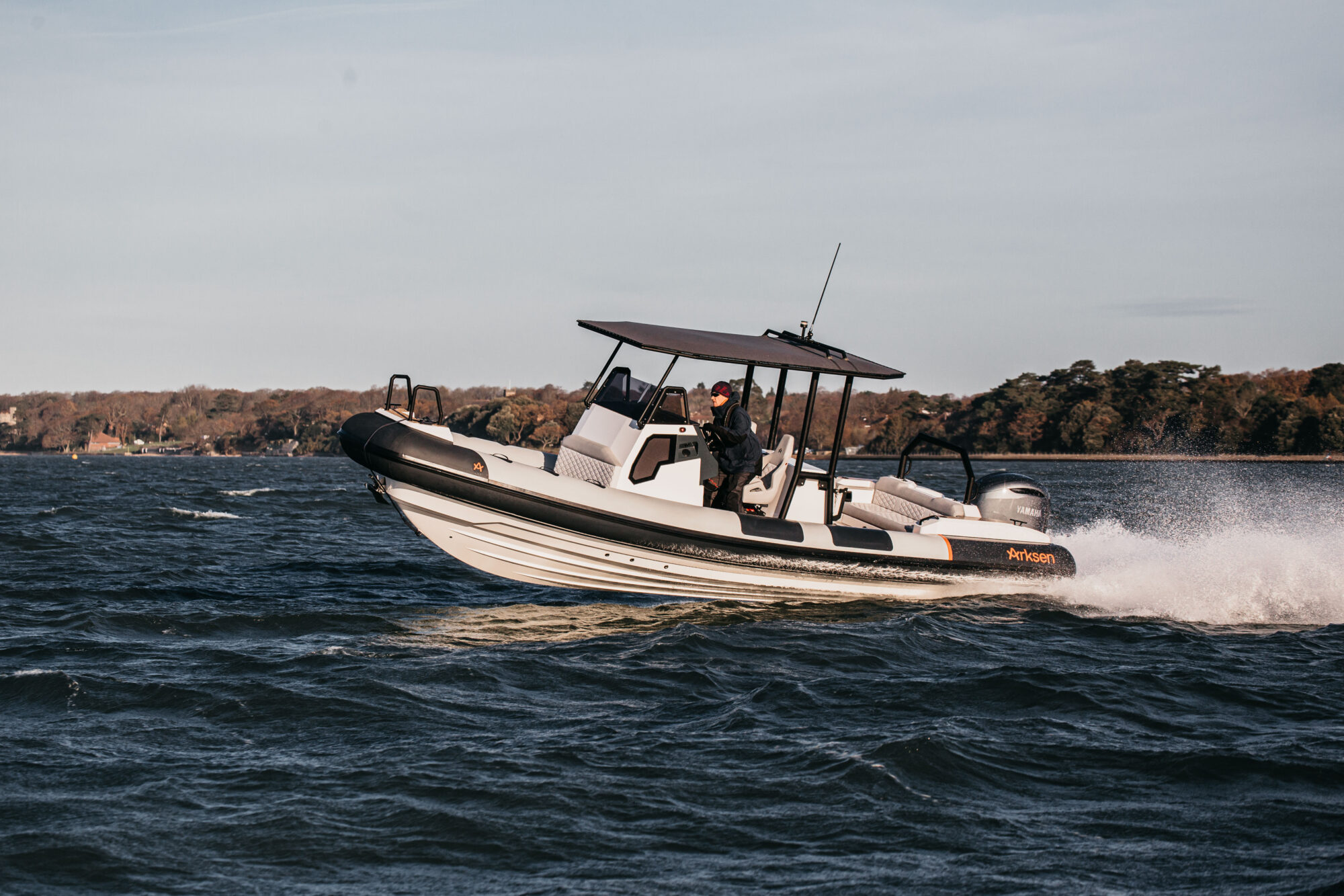 Motorboot Arksen 8