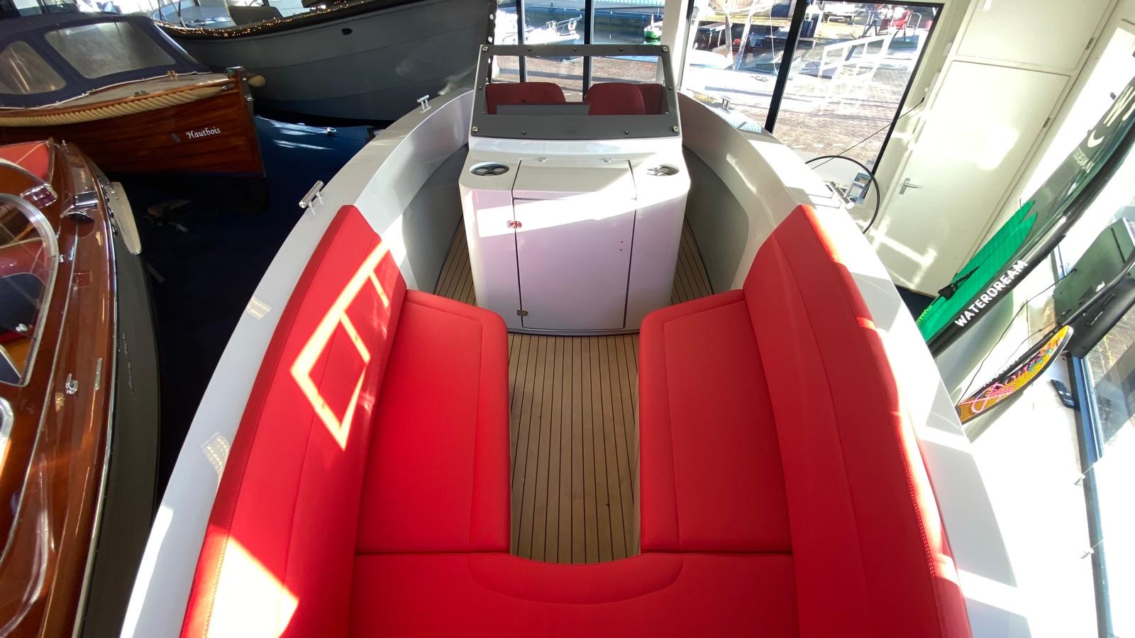Motorboot Salut 29 CC