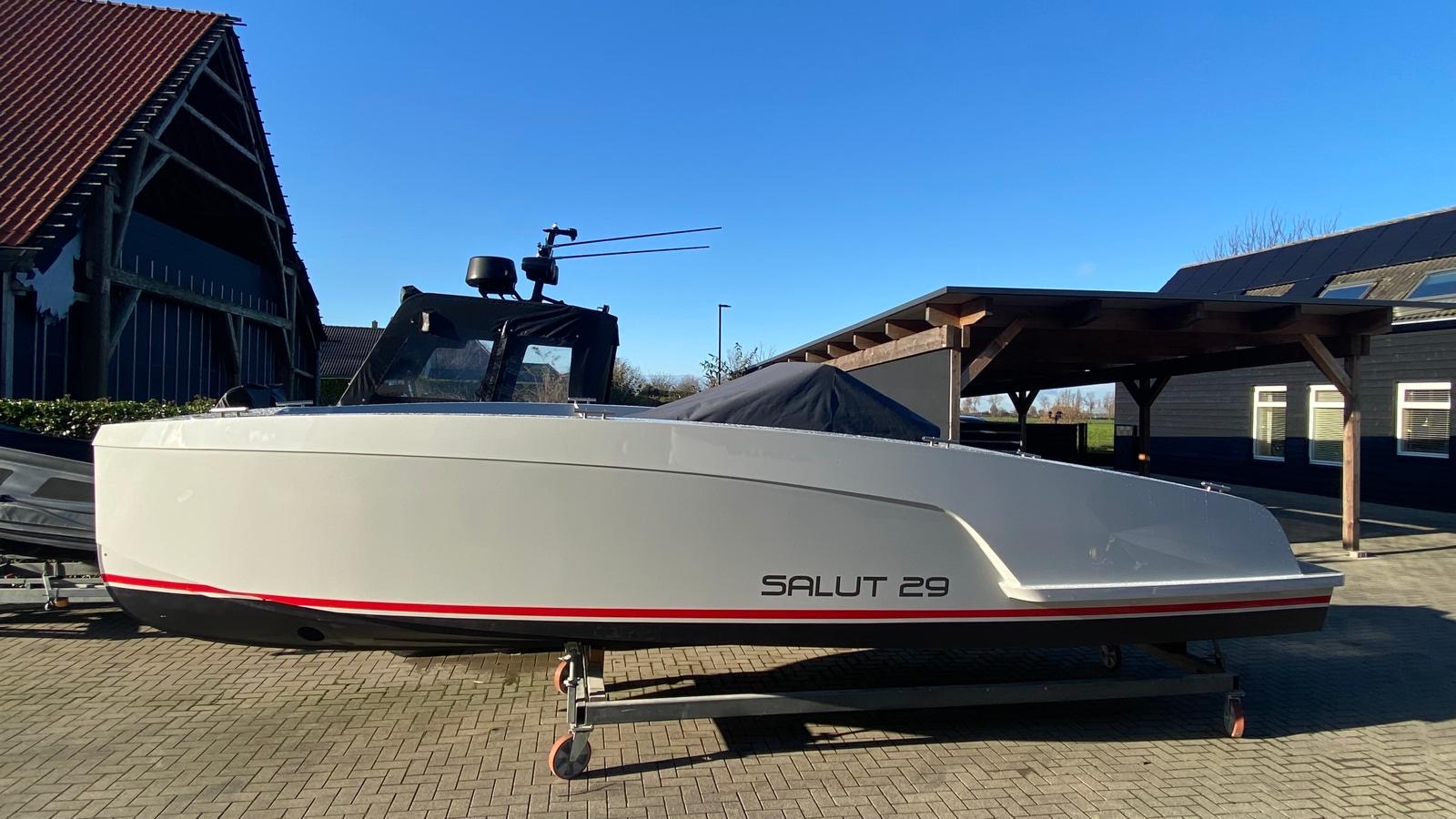 Motorboot Salut 29 CC