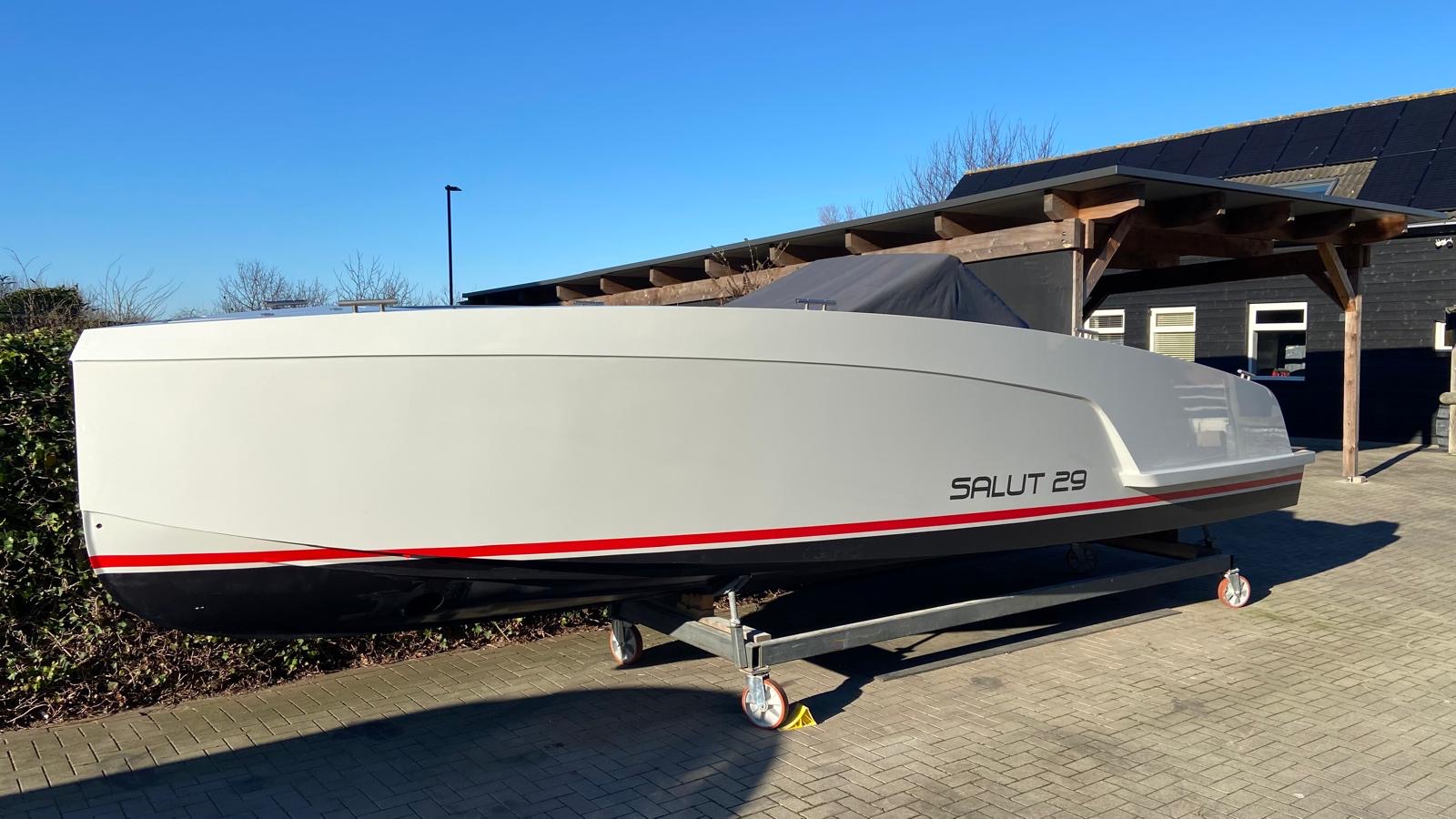 Motorboot Salut 29 CC