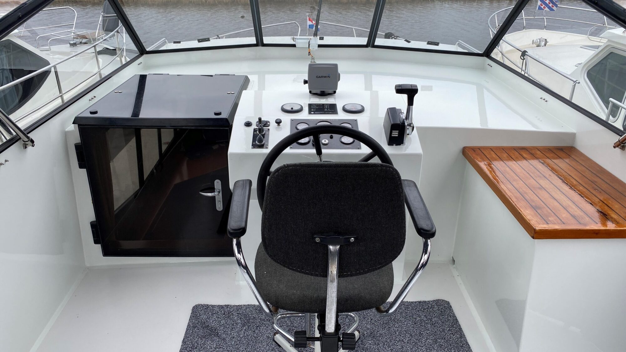Motorboot Vri-Jon Contessa 37 AK Cabrio