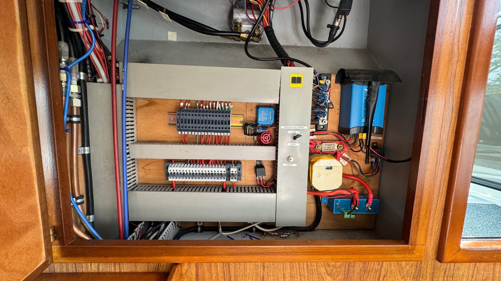 Motorboot Vri-Jon Contessa 37 AK Cabrio
