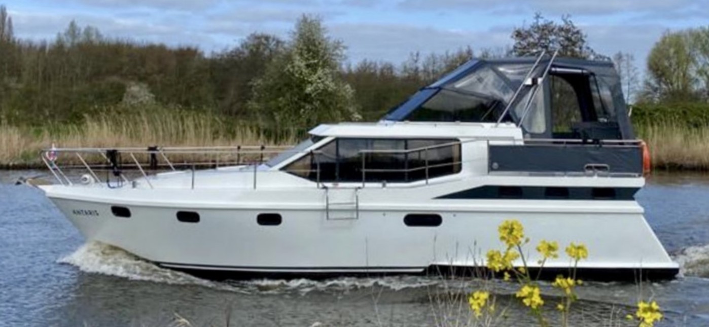 Motorboot Vri-Jon Contessa 37 AK Cabrio