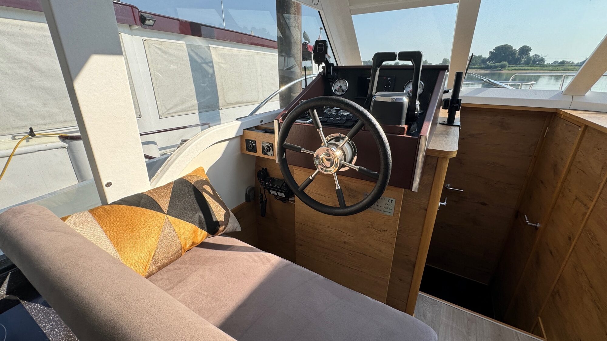 Motorboot Concordia 110 Sedan Paviljoen