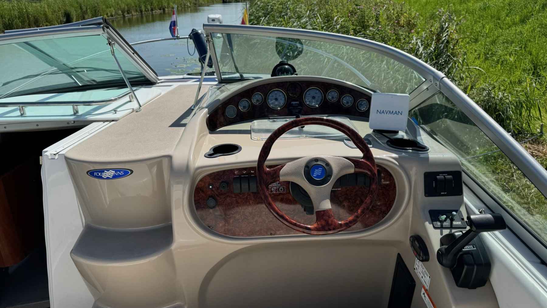 Motorboot Four Winns 248 Vista